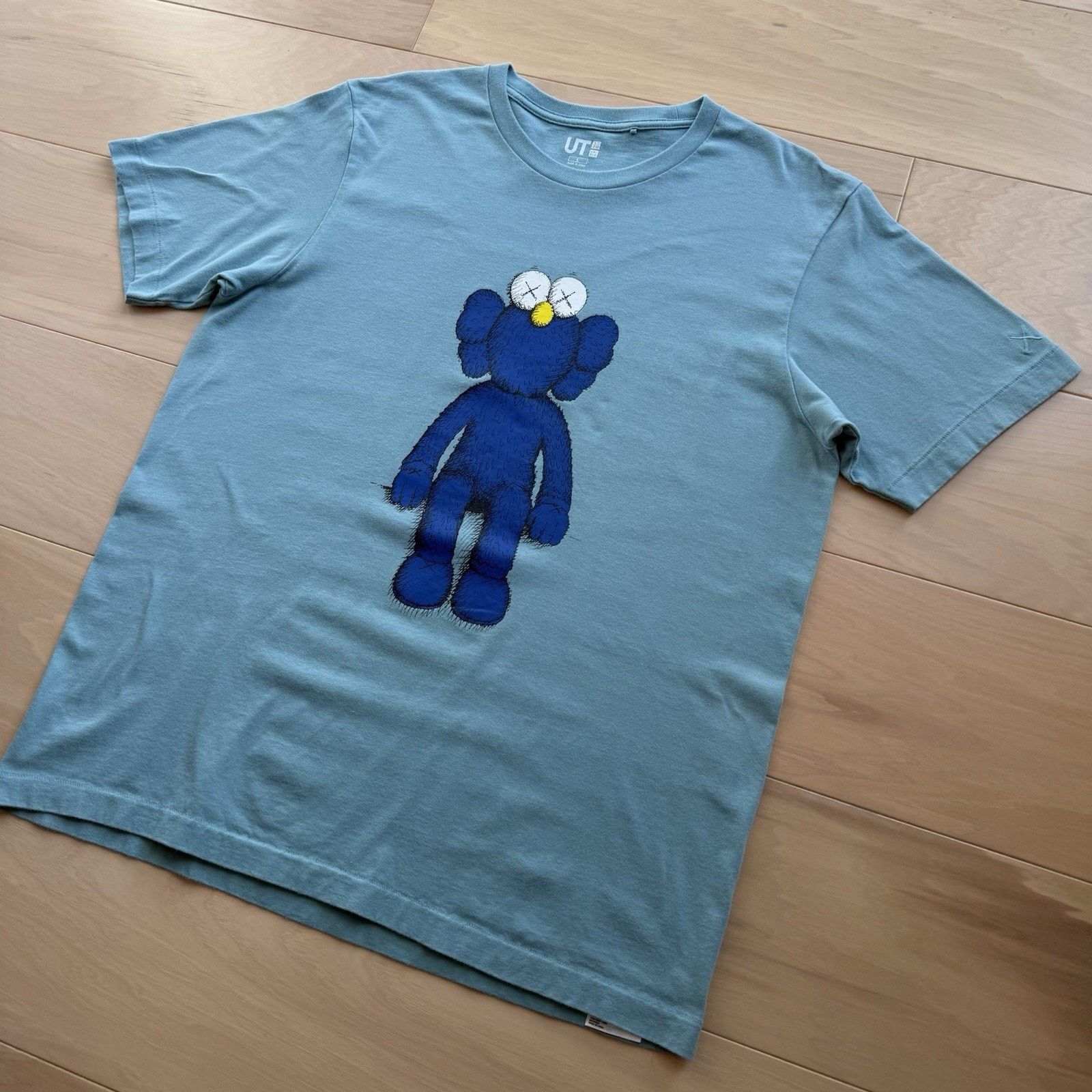 Kaws × Uniqlo Kaws Uniqlo Shirt Large Teal Casual Streetwear Minimalist Size US L / EU 52-54 / 3 - 7 Thumbnail