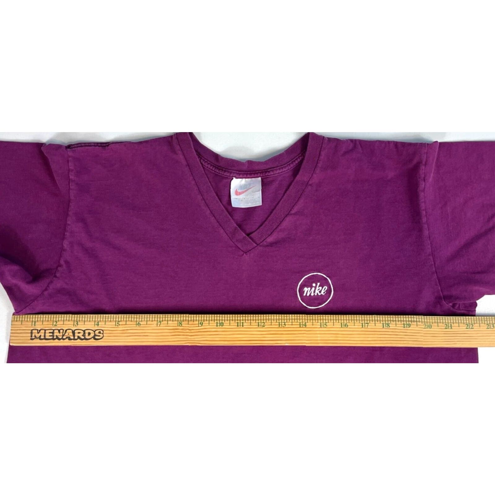 Nike VINTAGE Nike Men’s 90s V-Neck T-Shirt Embroidered Logo Sz L Magenta Nike Shirt Mens 90s T-Shirt Embroidered Logo Size US L / EU 52-54 / 3 - 8 Thumbnail