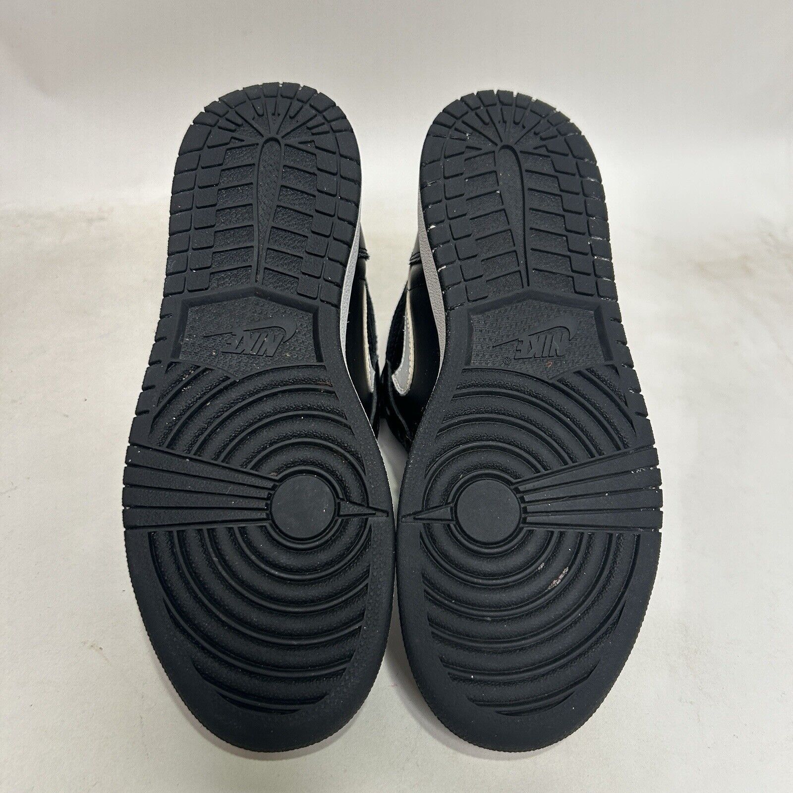 Nike Nike Air Jordan 1 Retro High BG “Black Yin-Yang” 2024 Size US 6.5 / IT 36.5 - 7 Thumbnail