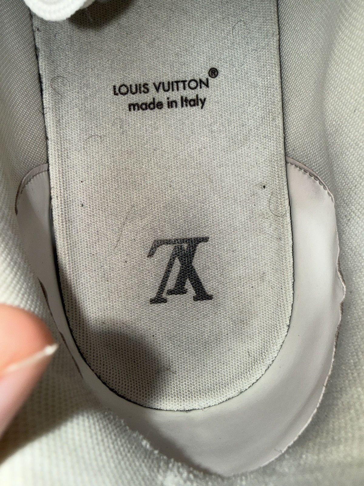 Louis Vuitton Size 10.5 - Louis Vuitton Trainer Low Black Size US 10.5 / EU 43-44 - 8 Thumbnail