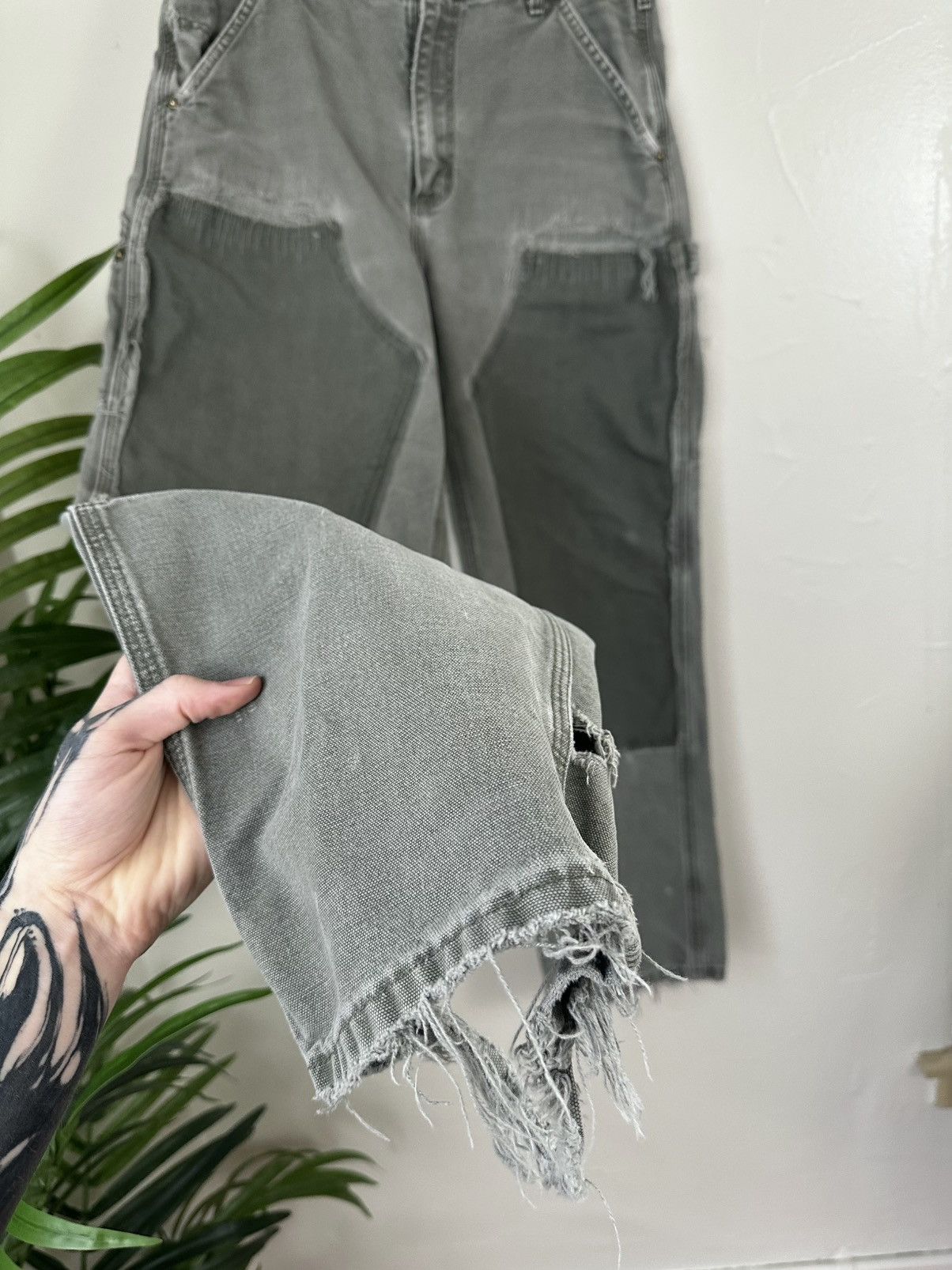 Carhartt (31x30) CRAZY THRASHED REPAIRED Carhartt Double Knee Pants Size US 31 - 2 Thumbnail