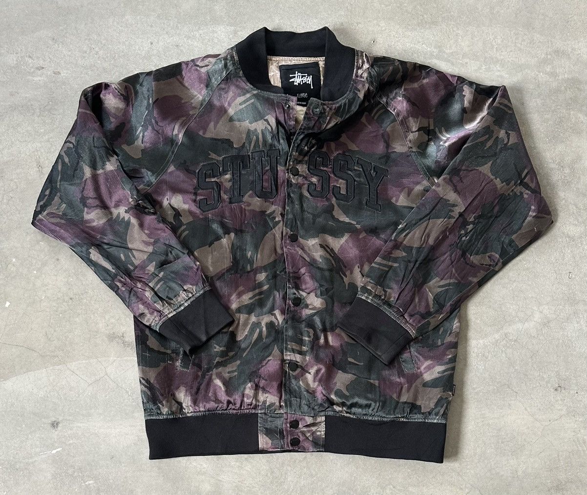 Stussy VINTAGE STUSSY WINE CAMO SATIN BOMBER JACKET Size US XL / EU 56 / 4 - 1 Thumbnail