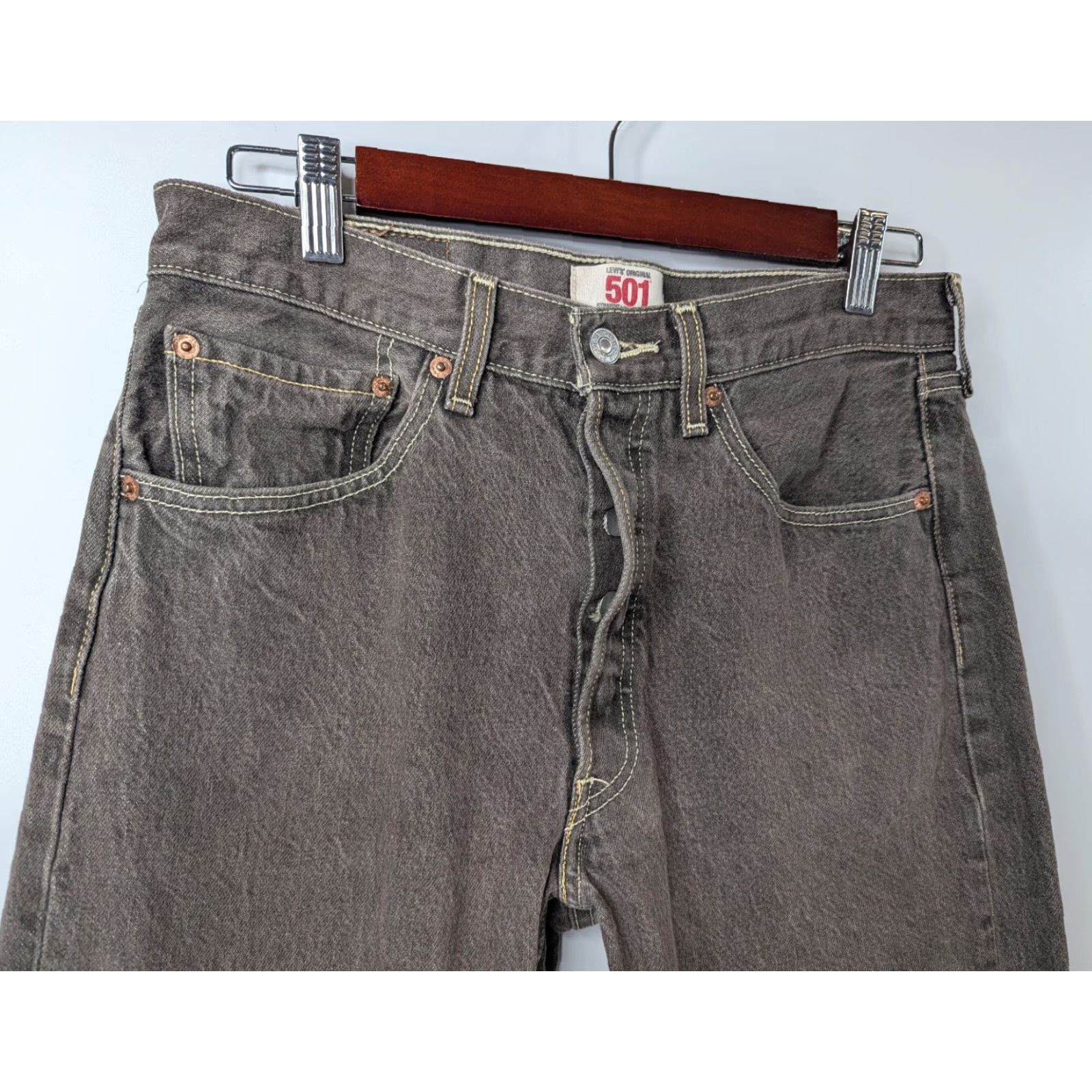 Levi's VINTAGE Levi's 501 Jeans Mens Straight Brown Denim 30x29 Button Fly 5-Pocket Regular Fit Cotton Jeans 1980s Y2K Size US 30 / EU 46 - 3 Thumbnail