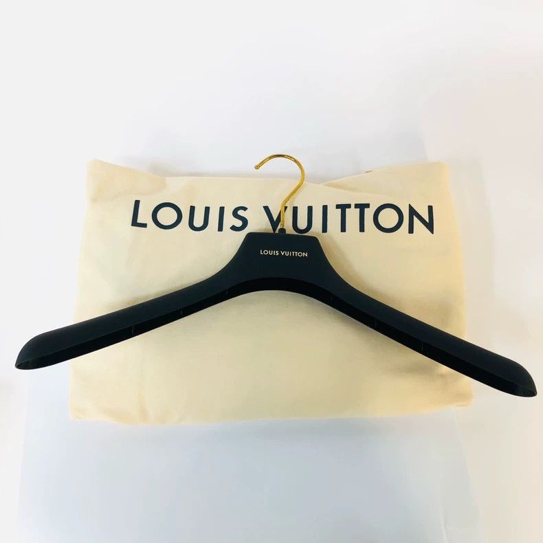 Louis Vuitton Louis Vuitton 25 Embossed logo Short Sleeve Shirts Size US M / EU 48-50 / 2 - 7 Thumbnail