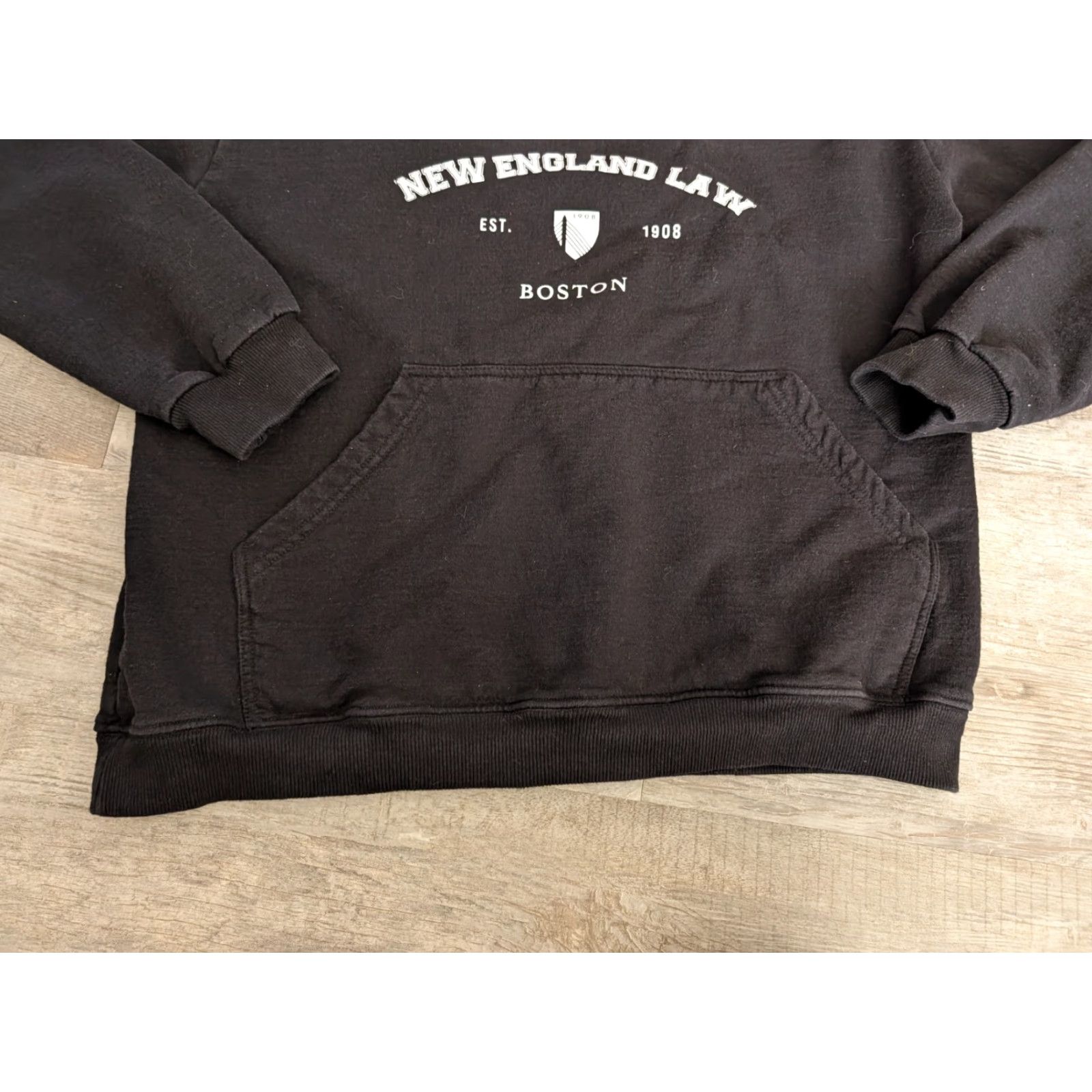 Vintage New England Law Boston Hoodie Black Unisex Size M Official School Apparel Shirt Pullover Logo Graphic Print Men Women Bruins Boston Law School Hoodie Size US M / EU 48-50 / 2 - 6 Thumbnail