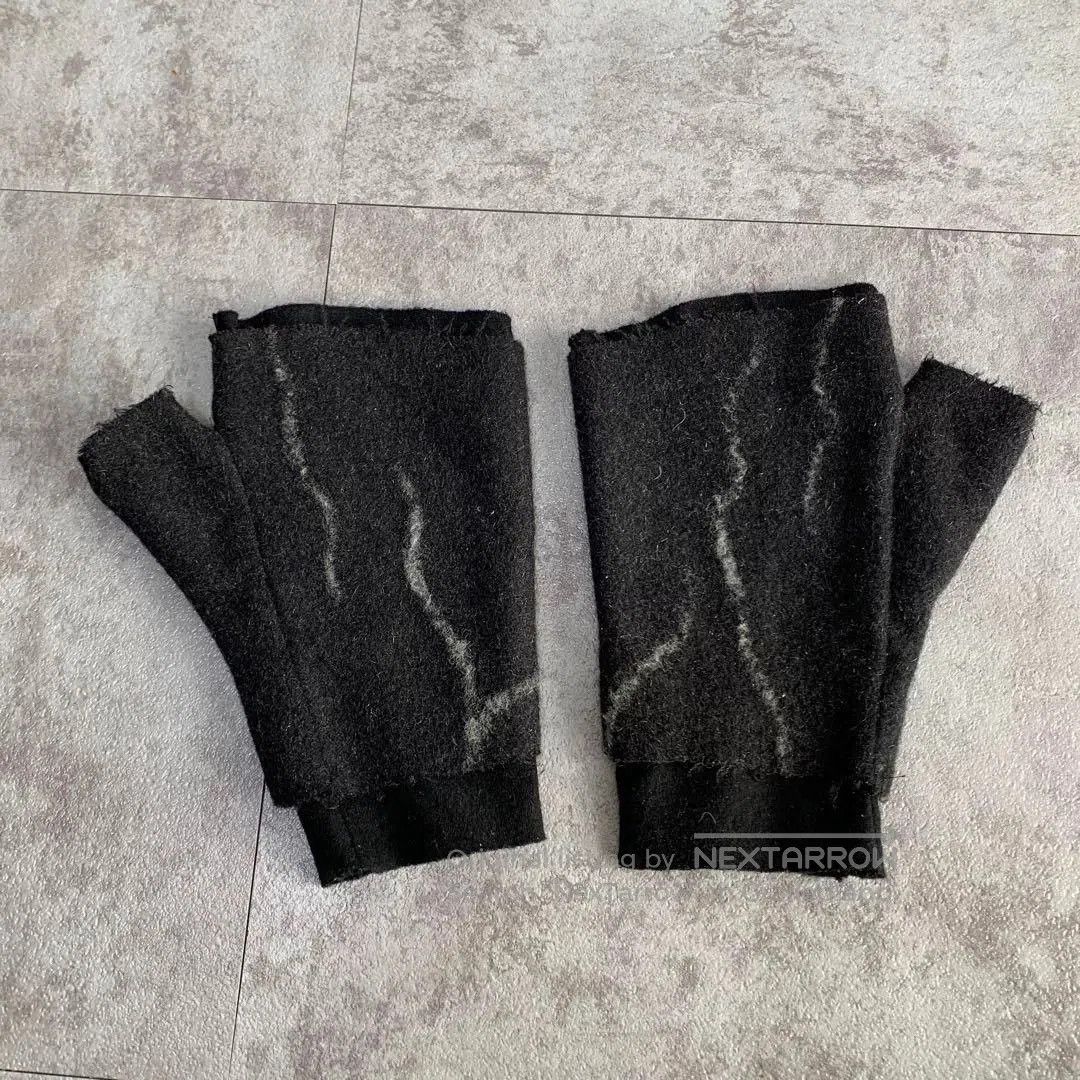 D.Hygen D.hygen Dark Avant-Garde Fingerless Gloves. Size ONE SIZE - 1 Thumbnail