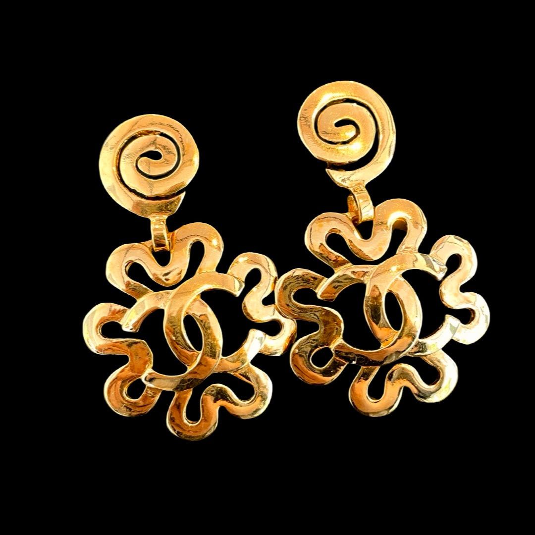 Chanel Chanel Flower Motif Jumbo Coco Mark Swing Earrings 95P Size ONE SIZE - 1 Thumbnail