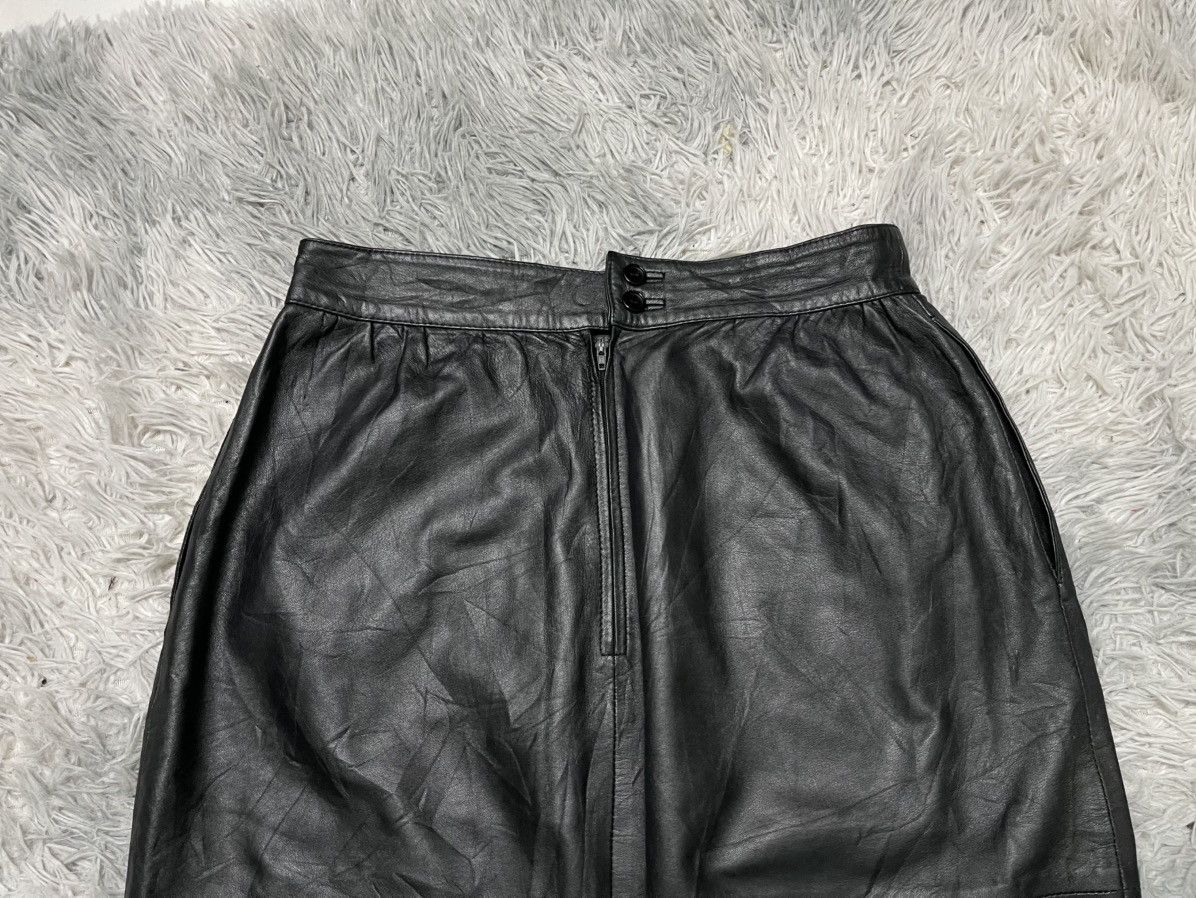 Fendi 80s FENDI LAMB LEATHER MINI SKIRT RARE SIDE POCKET Size 28" / US 6 / IT 42 - 4 Thumbnail