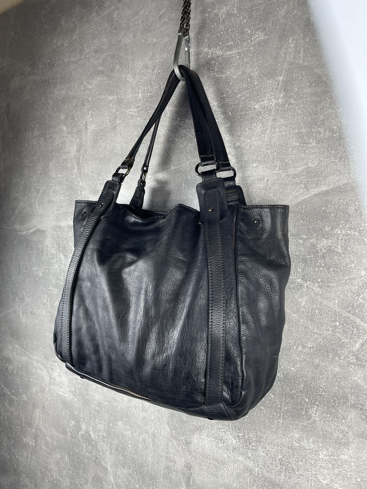 Genuine Leather Avant Garde Vintage GlamRock Black Leather Tote Shoulder Bag Size ONE SIZE - 7 Thumbnail