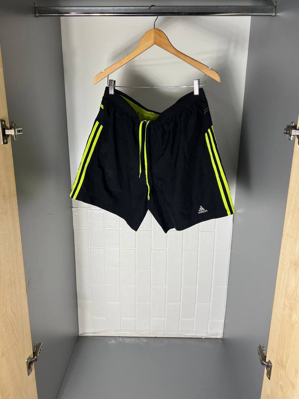 Adidas VINTAGE ADIDAS ORIGINAL EQUIPMENT RUNNING CLIMALITE SHORTS Size US 34 / EU 50 - 2 Thumbnail