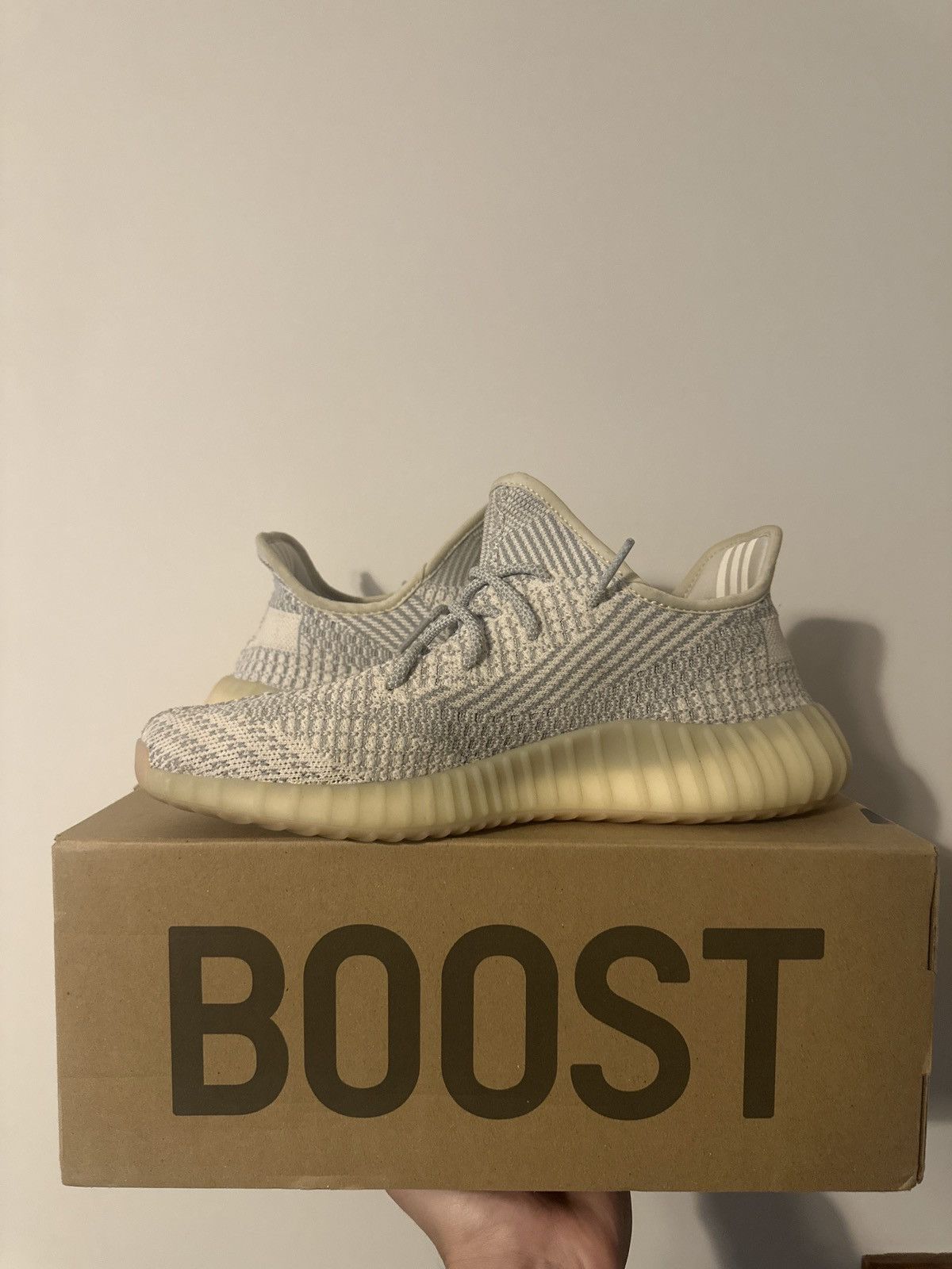 Yeezy Yeezy Boost 350 V2 Lundmark Size US 10 / EU 43 - 2 Thumbnail