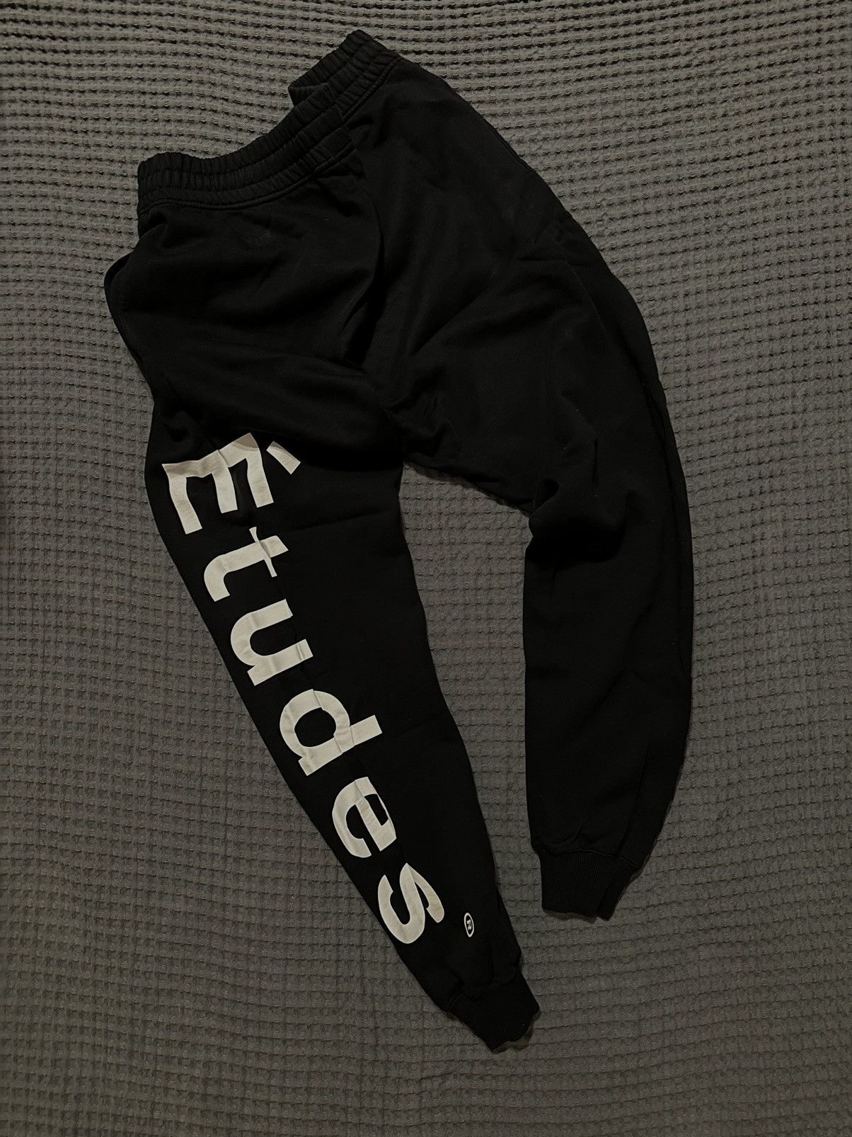 Etudes Etudes Logo Printed Tapered Leg Pants Size US 32 / EU 48 - 1 Thumbnail
