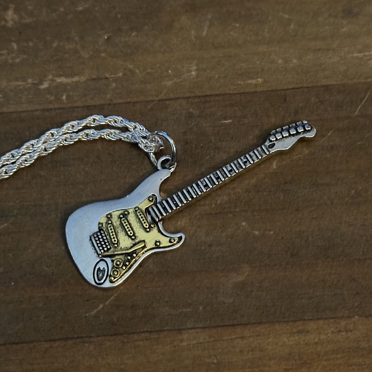 Other Silver tone electric guitar pendant necklace Size ONE SIZE - 3 Thumbnail