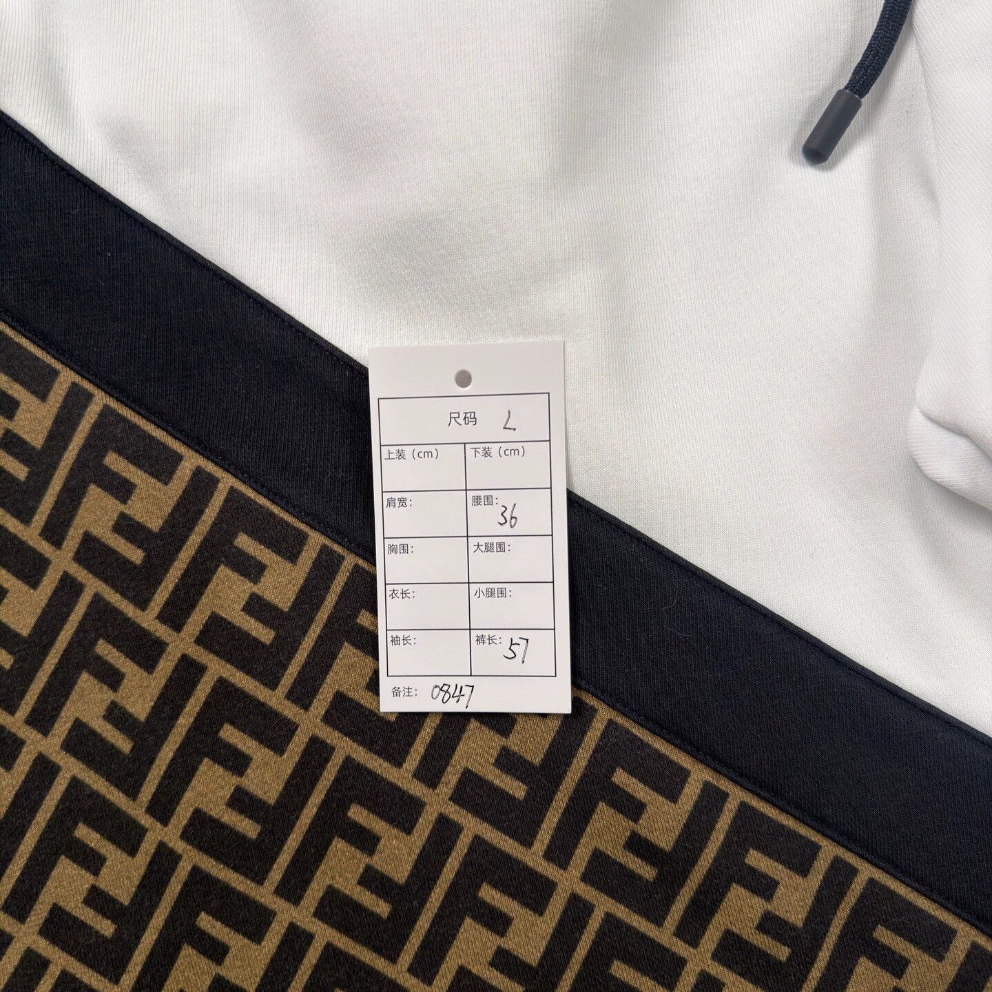 Fendi Fendi White Monogram Paneled Bermuda Shorts L Size US 34 / EU 50 - 5 Thumbnail