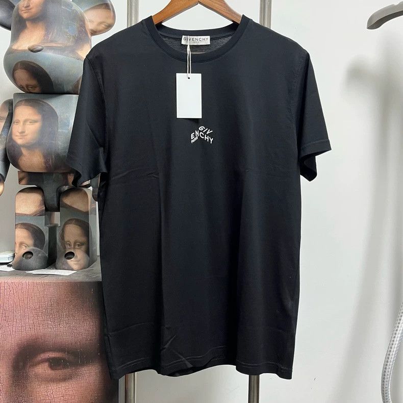 Givenchy Givenchy Embroidered Short-sleeve M0712 2506-Nextarrow Size US XS / EU 42 / 0 - 1 Thumbnail
