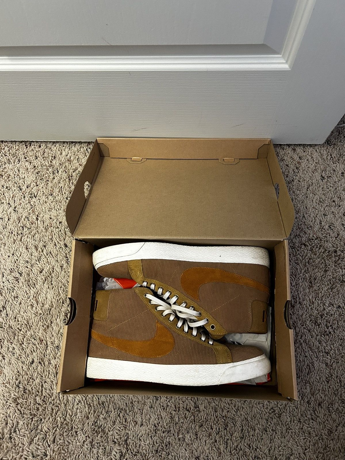 image of Nike Sb Blazer Oski Corduroy Shoes in Tan, Men's (Size 11)