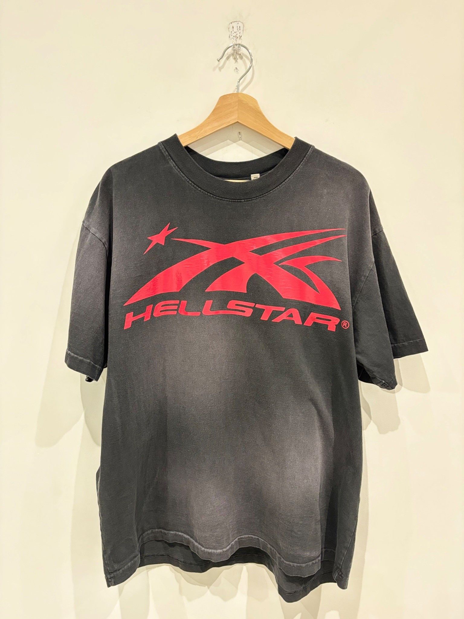 HELLSTAR Hellstar Sports Core Gel Logo Shirt Black/Red Size US XL / EU 56 / 4 - 1 Thumbnail