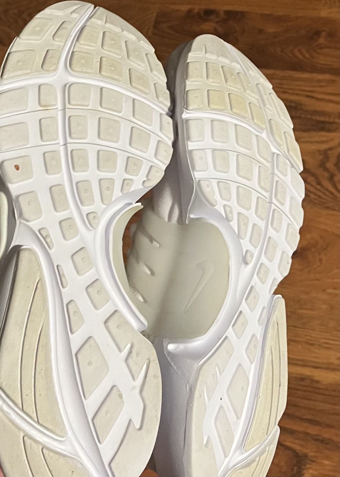 Nike Nike Air Presto Triple White Sneakers Size US 7 / EU 40 - 7 Thumbnail