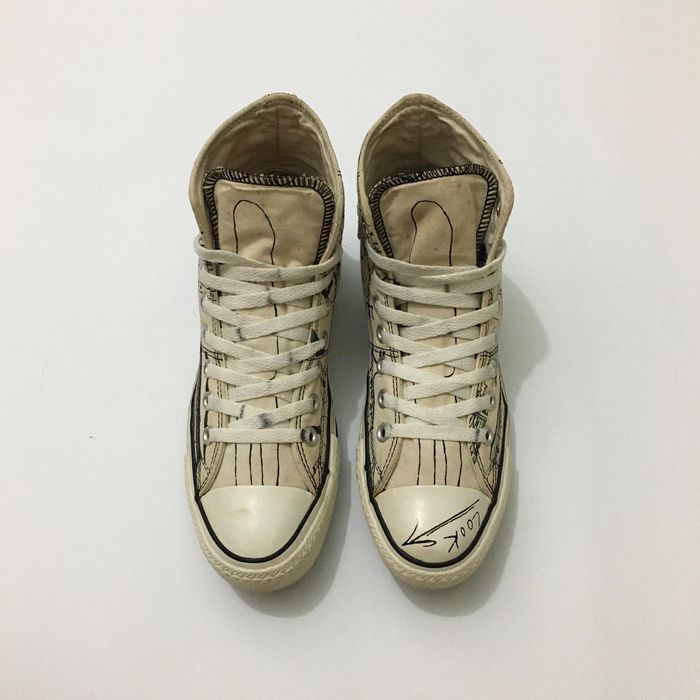 Kurt cobain converse online chuck taylor