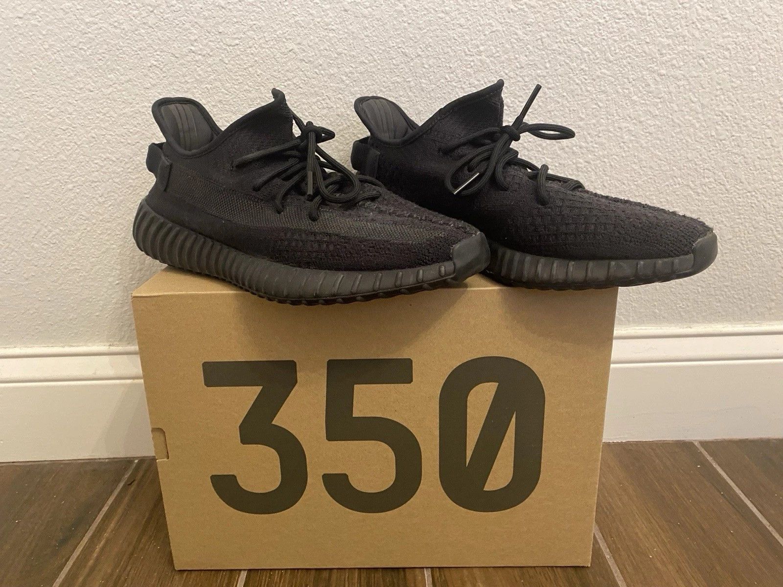 Yeezy Yeezy Boost 350 V2 Onyx Size US 10.5 / EU 43-44 - 1 Thumbnail