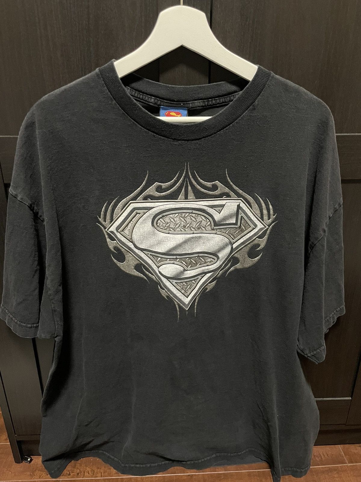 DC Comics × Vintage RARE ⛓️🦹🏼‍♂️Y2K Superman Tribal Steel Flames Tee Size US XXL / EU 58 / 5 - 3 Thumbnail