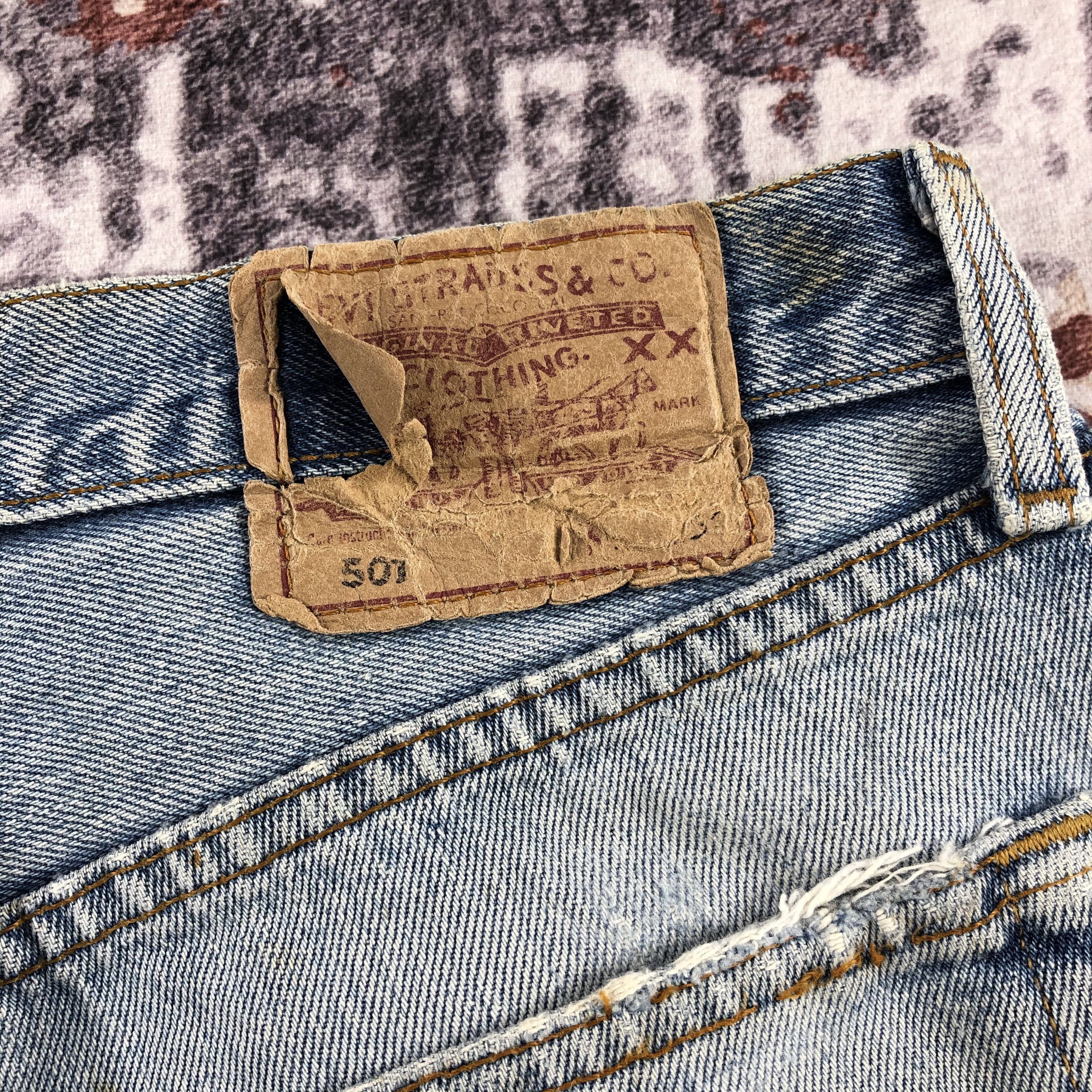 Levi's 90s Vintage Light Wash Levis 501 Jeans-JM2188 Size US 31 - 8 Thumbnail