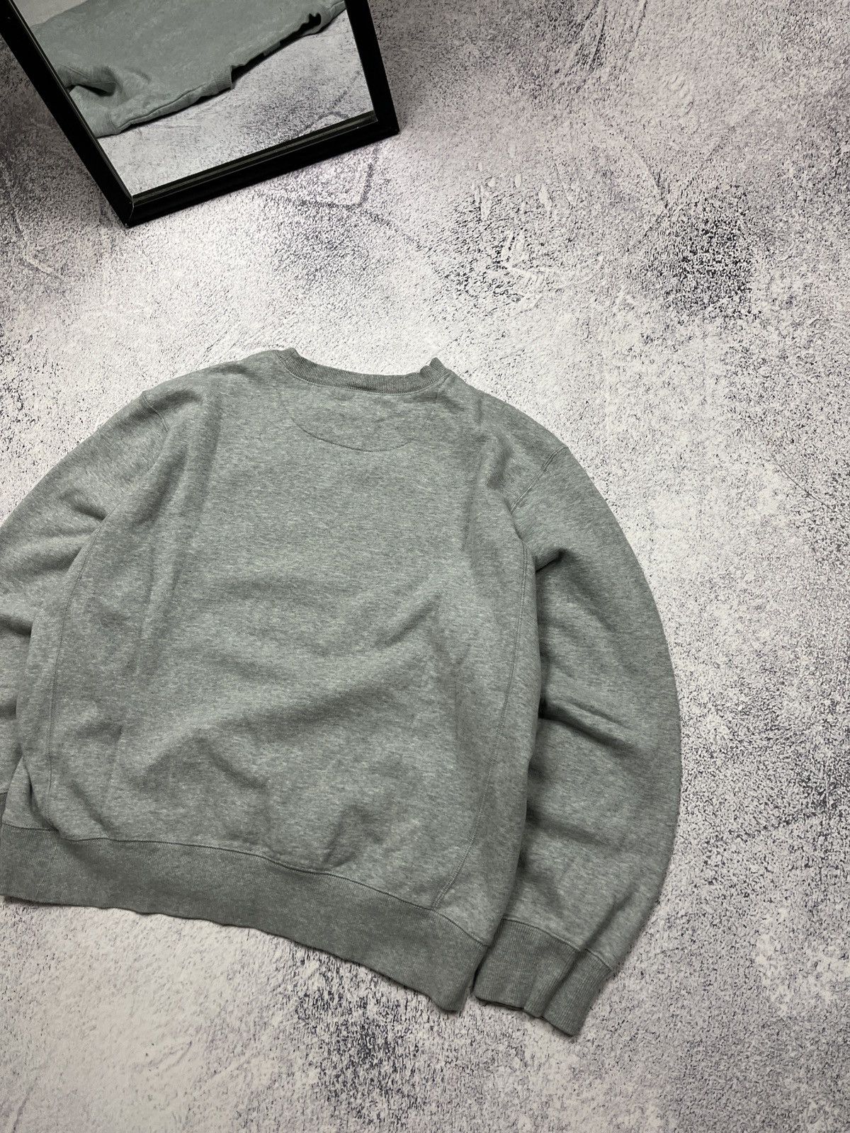 Nike Nike Vintage 00’s Basic Grey Sweatshirt Mini Swoosh Logo Size US L / EU 52-54 / 3 - 10 Thumbnail