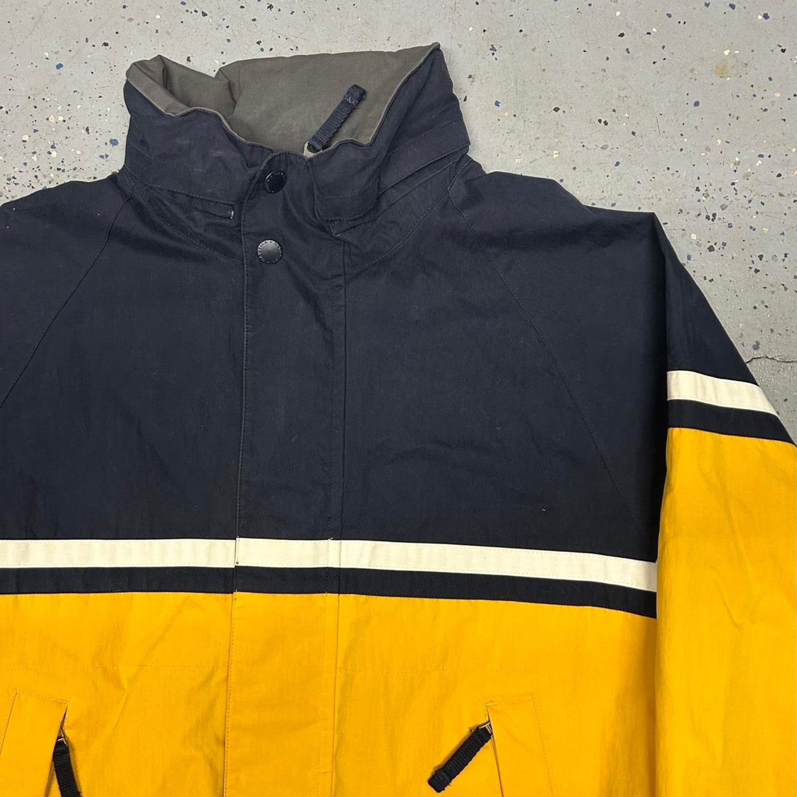 Nautica VTG/Y2K Nautica yellow navy reversible windbreaker jacket Size US L / EU 52-54 / 3 - 2 Thumbnail