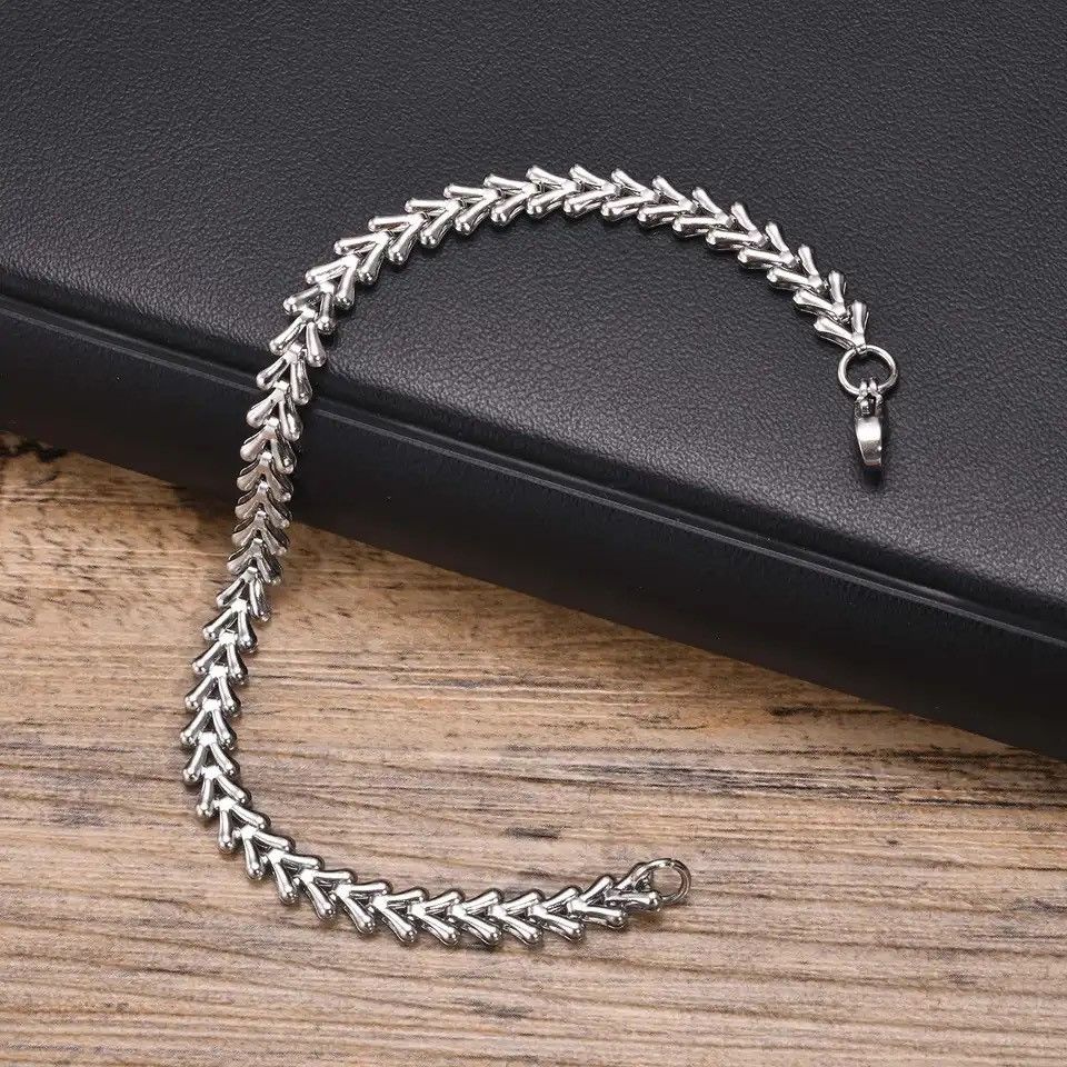 Other Simple Irregular Chain Bracelets Size ONE SIZE - 1 Thumbnail