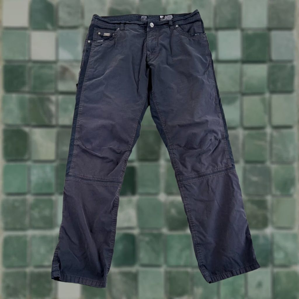 Vintage Kuhl Radikl Pants Men 38x34 Gray Stretch Canvas Cargo 5-Pocket Zipper Crew Comfort Regular Straight Pockets Logo Machine Washable Clothing Size US 38 / EU 54 - 1 Thumbnail