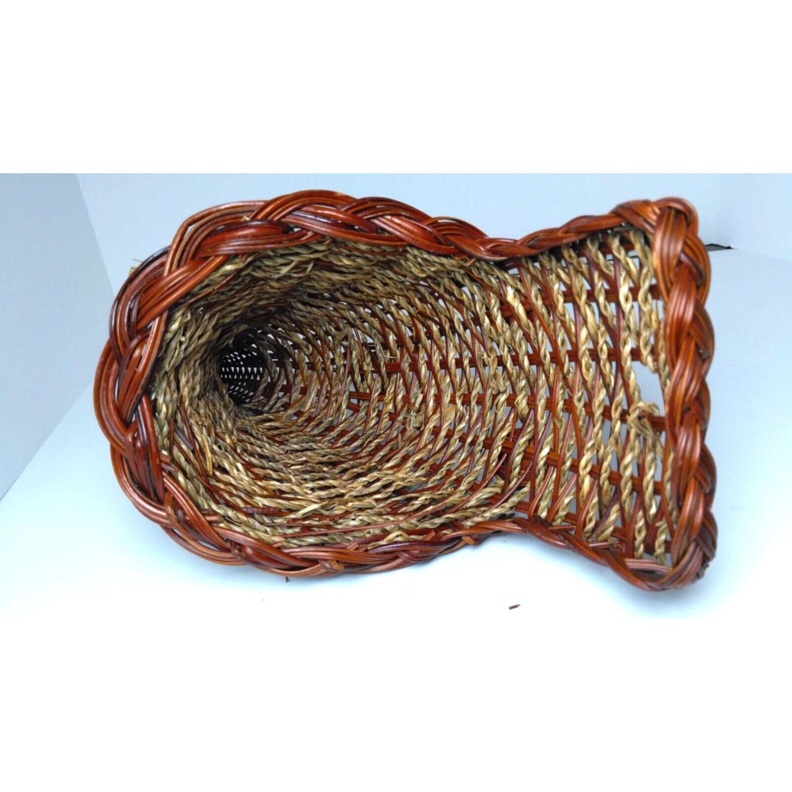 The Unbranded Brand Small Cornucopia Basket - Free Standing or Hanging - Nice! Size ONE SIZE - 5 Thumbnail