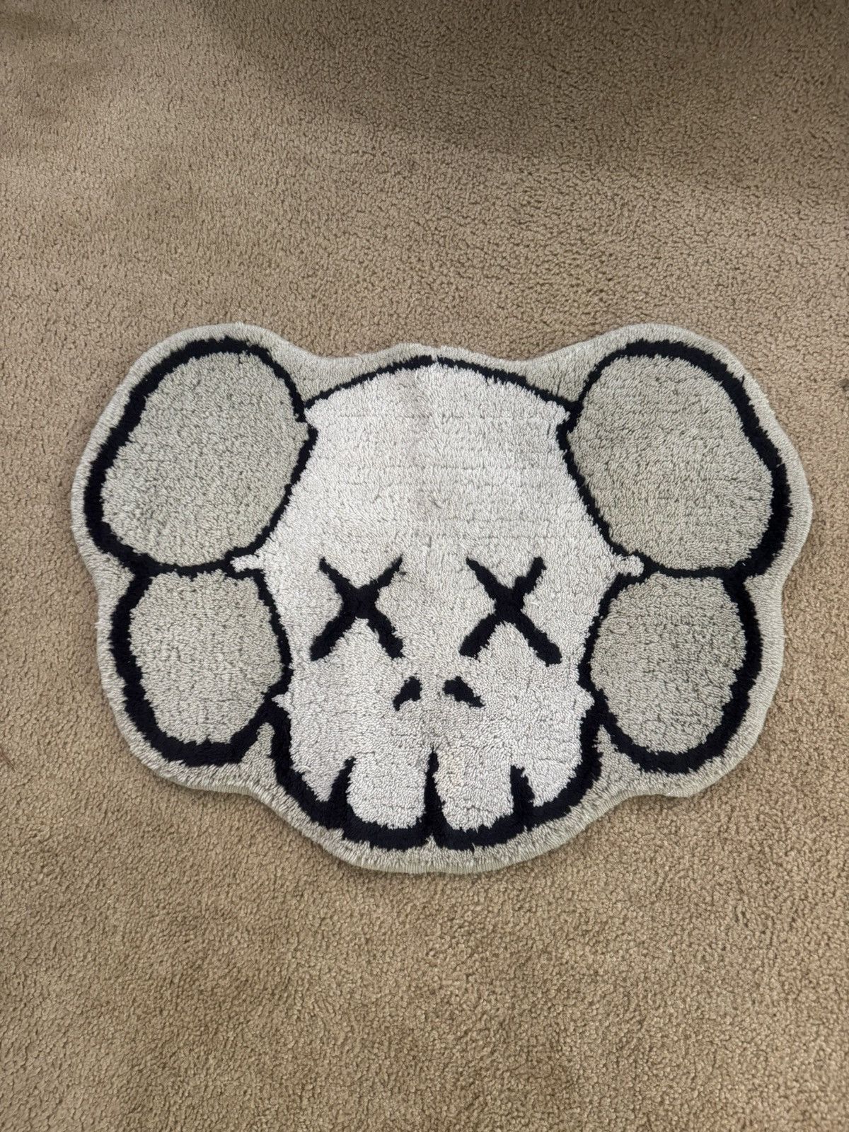 Kaws Kaws x Gallery 1950 Gray Companion Rug Authentic 2008 Size ONE SIZE - 1 Thumbnail