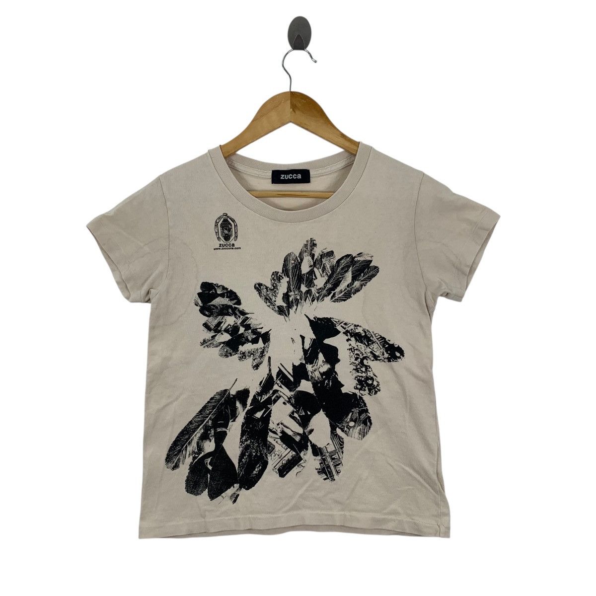 CABANE de ZUCCa CABANE DE ZUCCA Feather Japanese Brand Short Sleeve Tshirt Size M / US 6-8 / IT 42-44 - 1 Thumbnail