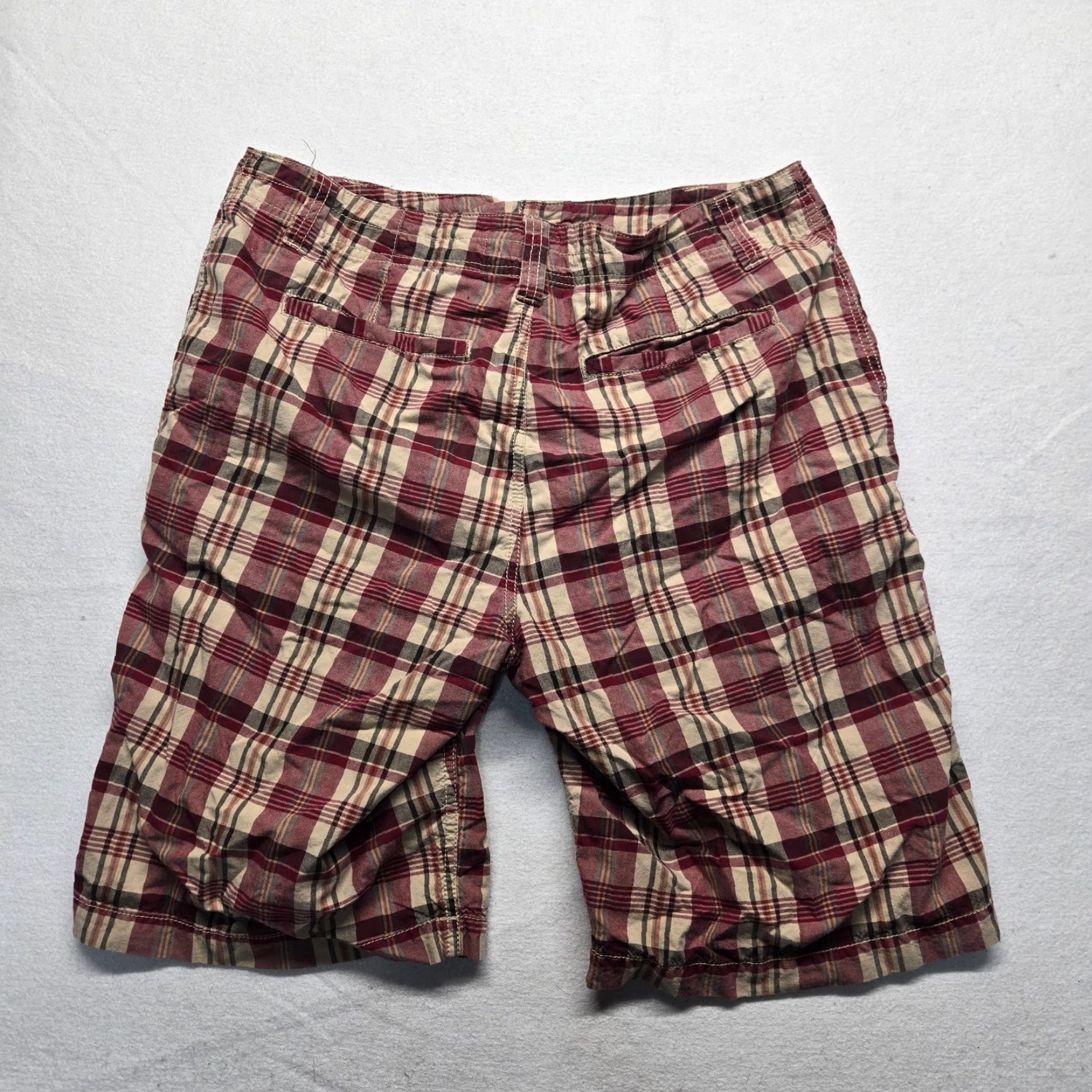 Vintage Aeropostale Shorts Adult Men's Size 34 Red & Beige Plaid Chino 100% Cotton Size US 34 / EU 50 - 7 Thumbnail