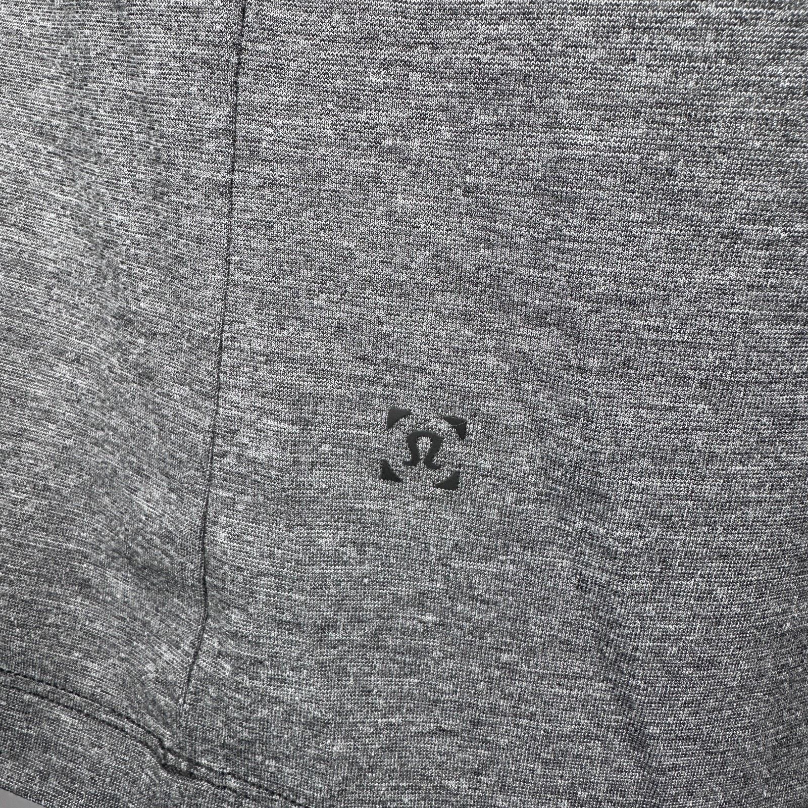 Lululemon Lululemon Polo Shirt Men L Gray Short Sleeve Golf Pullover Size US L / EU 52-54 / 3 - 4 Thumbnail