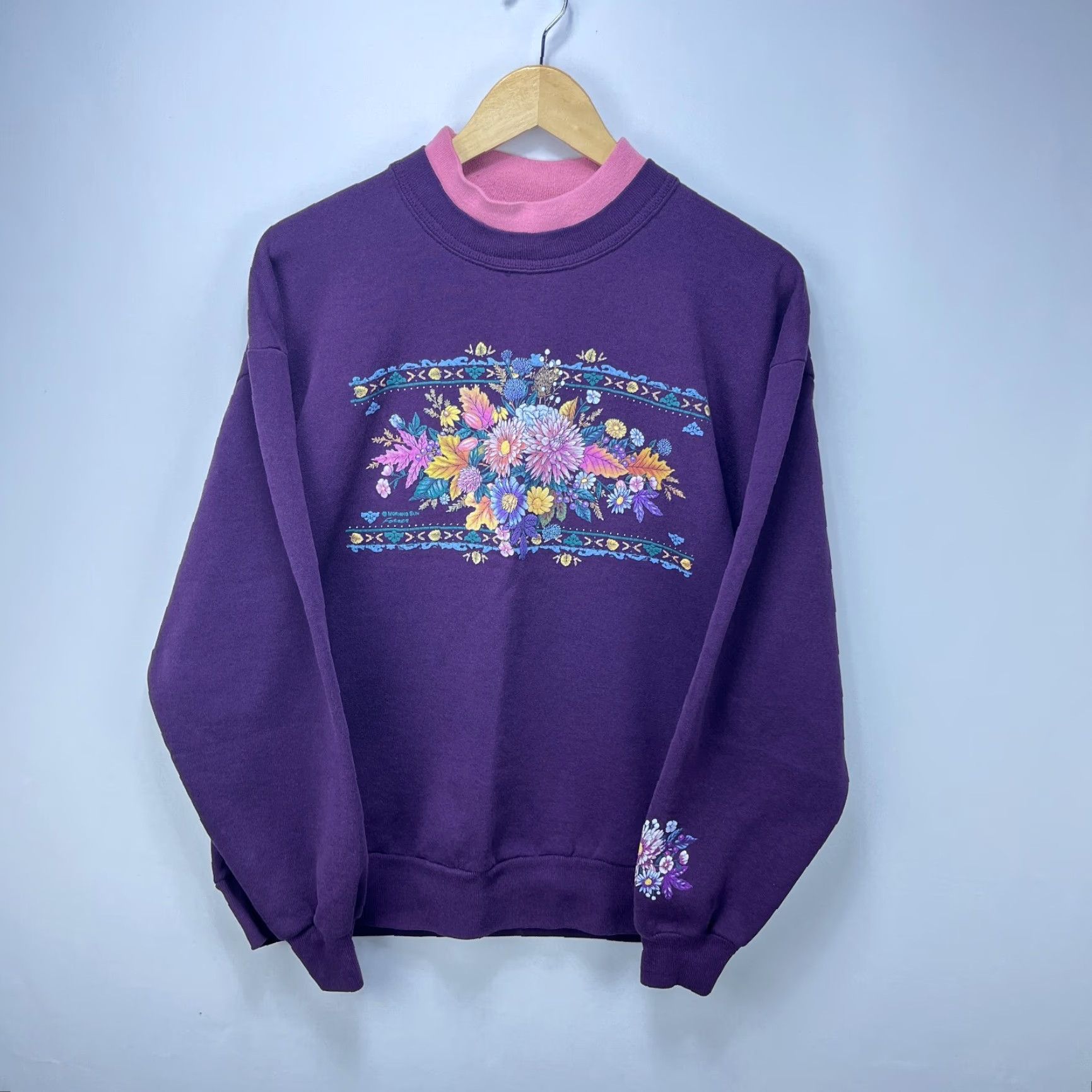 Vintage VINTAGE Flowers Grandma Morning Sun Sweatshirt Long Sleeve Pullover Made in USA Large Purple 90s Mens Sweatshirt Size US L / EU 52-54 / 3 - 2 Thumbnail