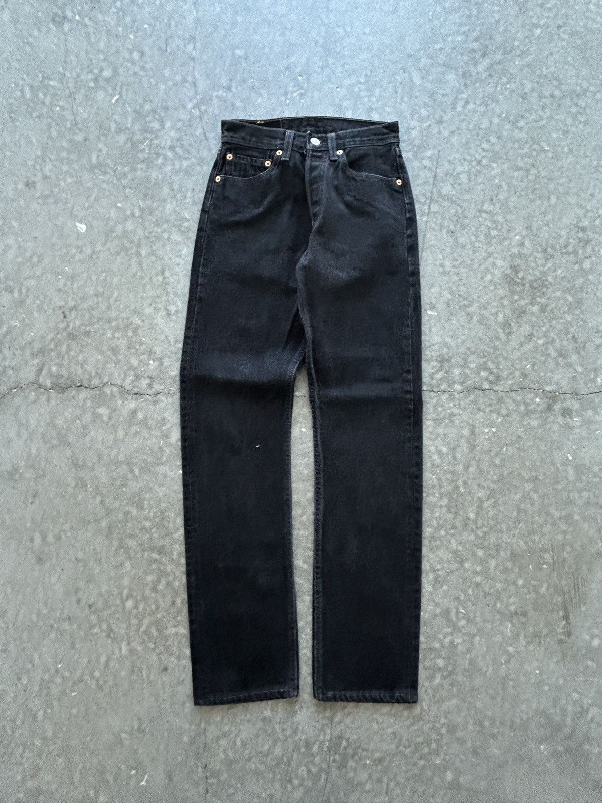 Levi's Vintage 90s Black Levis 501 Denim Jeans 26x32 Size US 26 / EU 42 - 3 Thumbnail