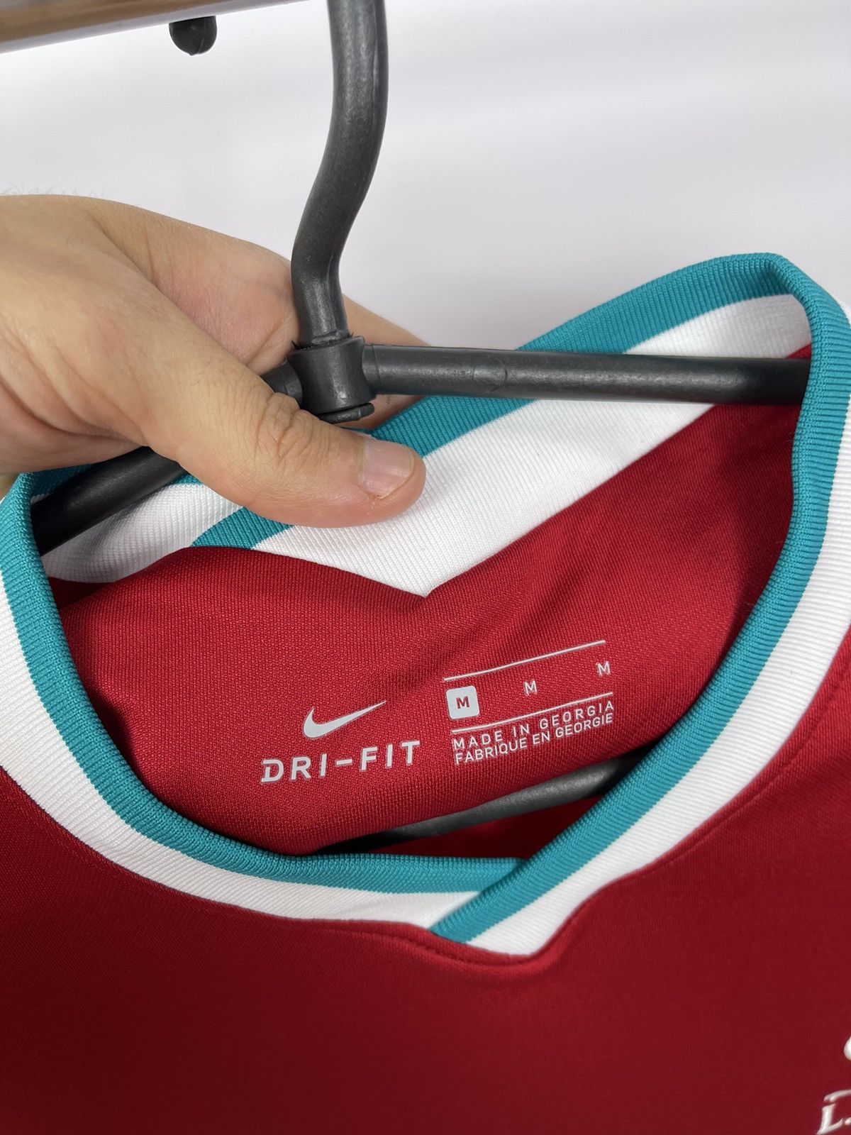 Nike LIVERPOOL 2020/2021 FOOTBALL SOCCER SHIRT JERSEY NIKE SIZE M Size US M / EU 48-50 / 2 - 3 Thumbnail