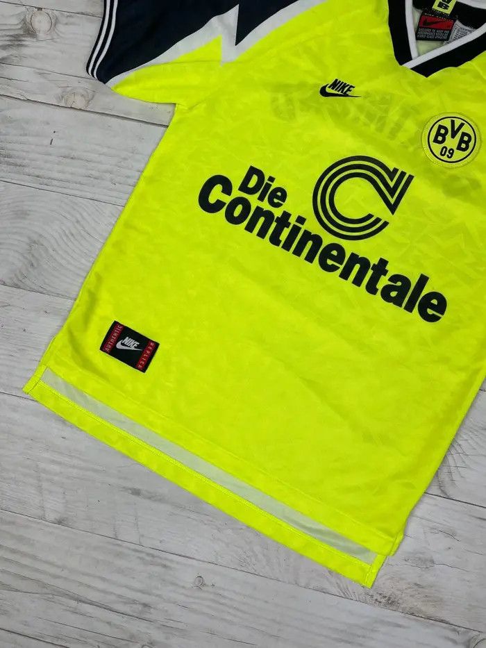 Nike Vintage Nike Borussia Dortmund 1995 1996 Home Shirt Jersey Size US M / EU 48-50 / 2 - 3 Thumbnail