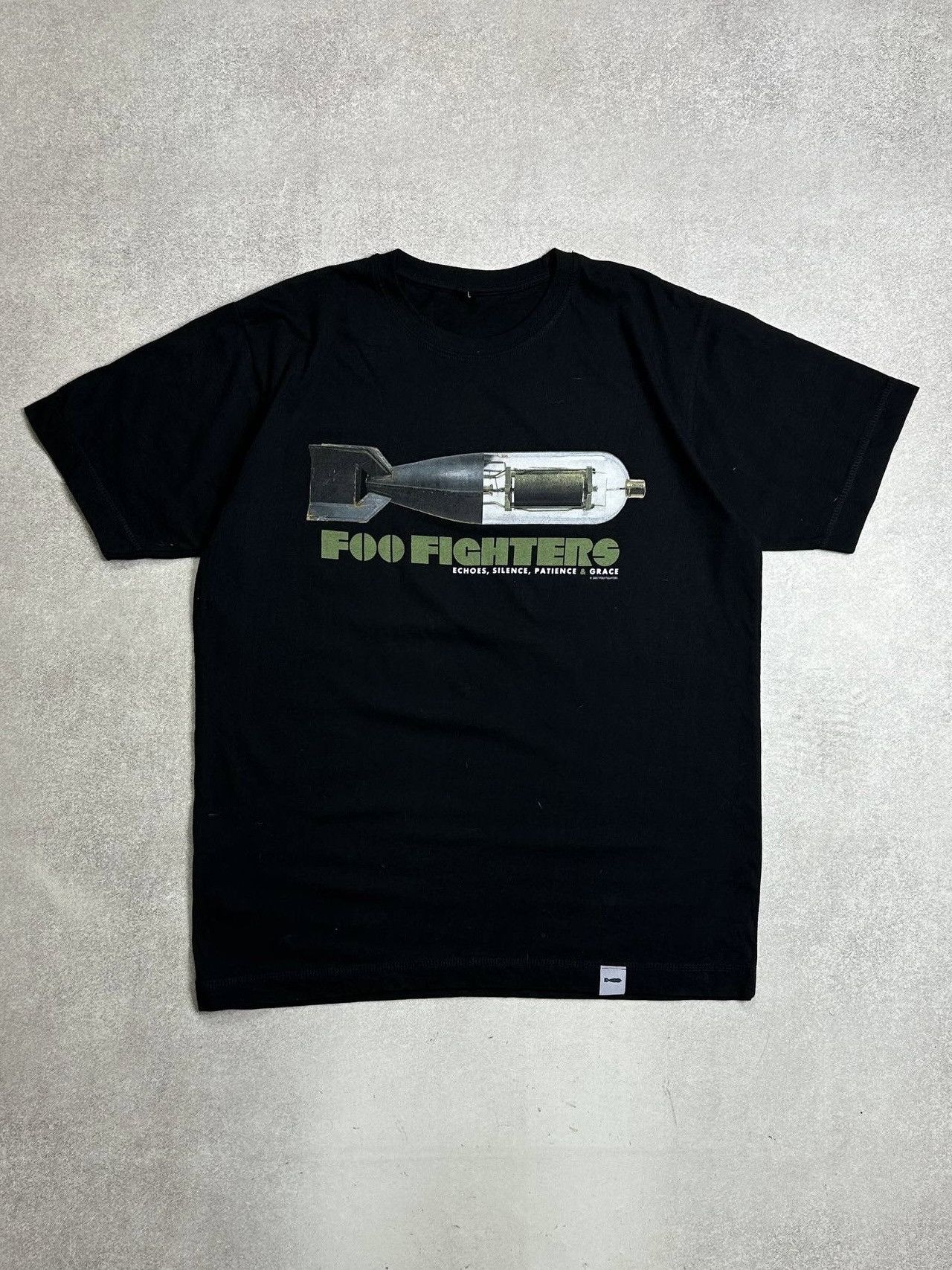 Band Tees Vintage 2007 Foo Fighters European Tour T Shirt Size US L / EU 52-54 / 3 - 1 Thumbnail