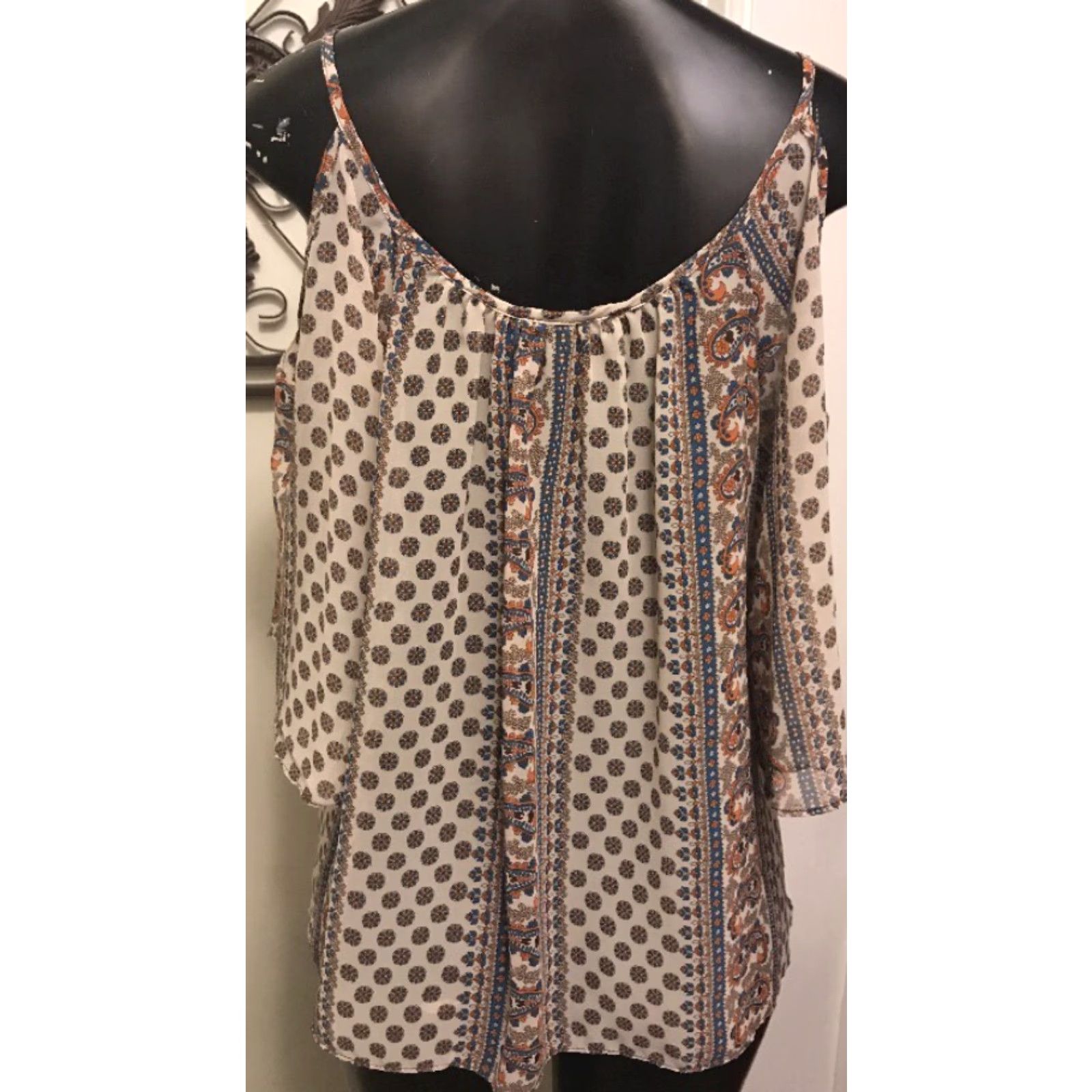 Vintage Soprano Blouse Boho Paisley Short Sleeve Open Shoulder M Soprano Womens Boho Blouse Tan Blue Orange Brown 100% Polyester Size M / US 6-8 / IT 42-44 - 5 Thumbnail