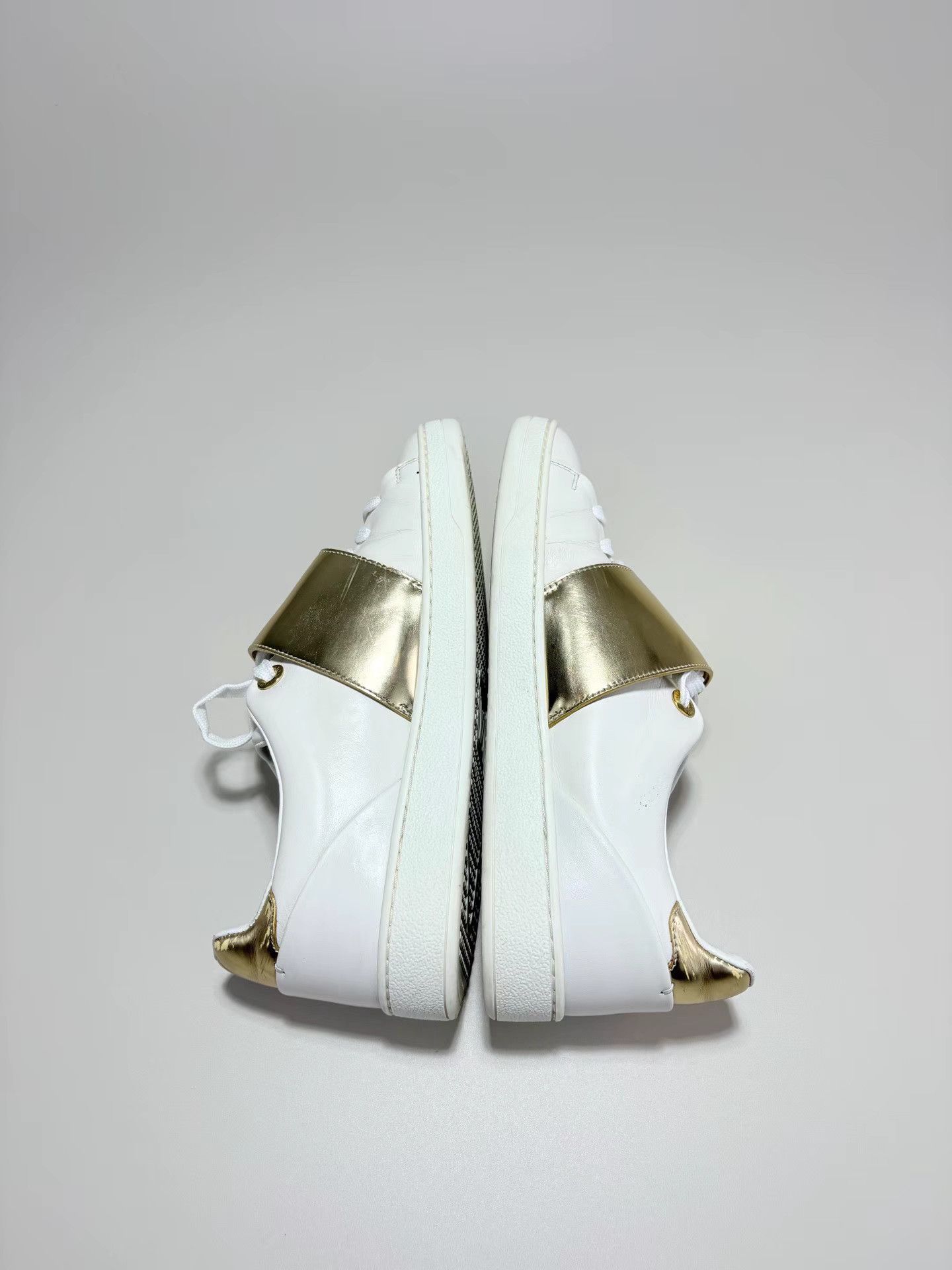 Louis Vuitton LOUIS VUITTON White & Gold Velcro Low-Top Sneakers K1 Size US 6.5 / IT 36.5 - 4 Thumbnail