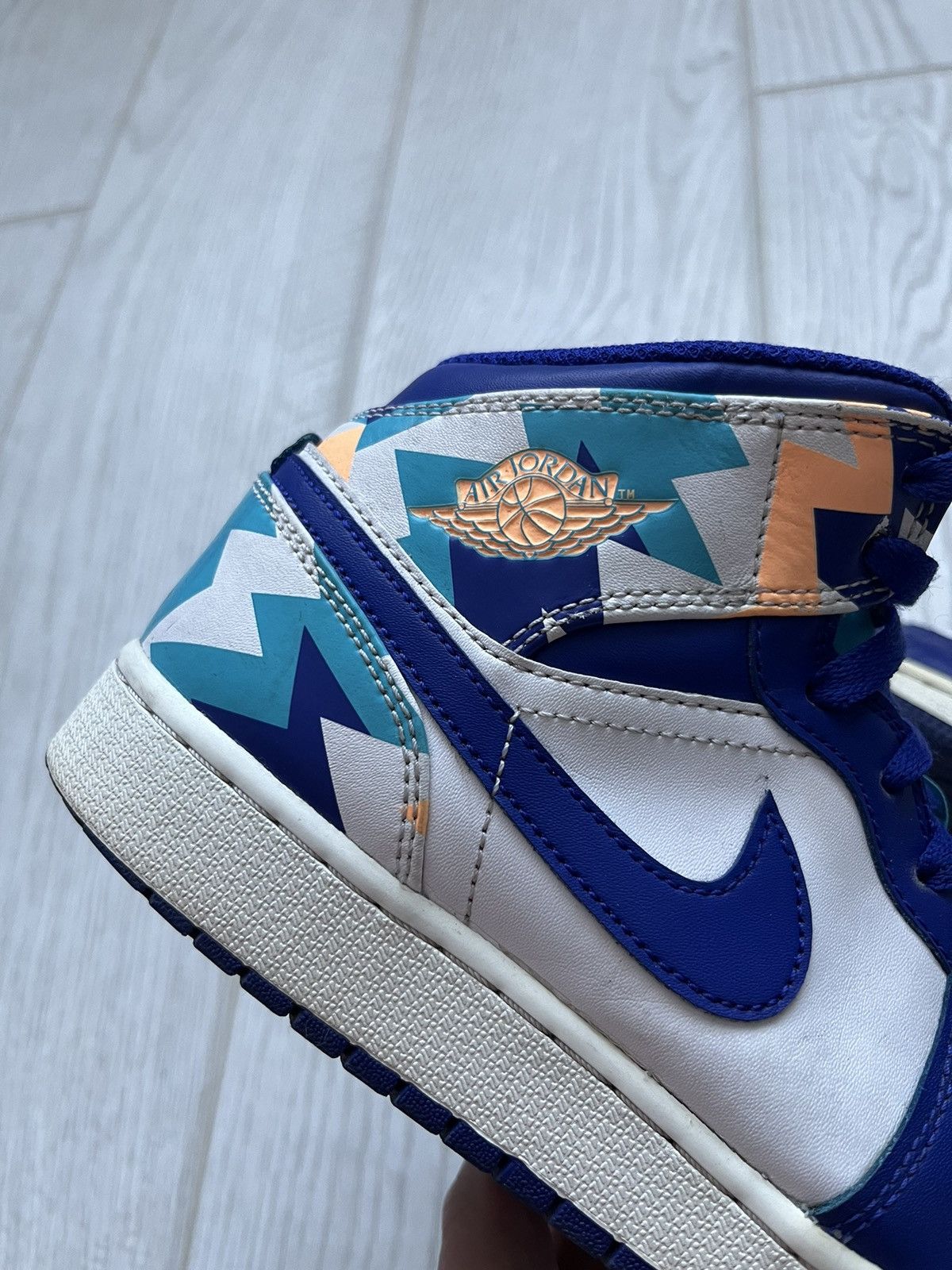 Jordan Brand Nike Air Jordan 1 Mid Geometric Blue White Size US 6.5 / EU 39-40 - 4 Thumbnail
