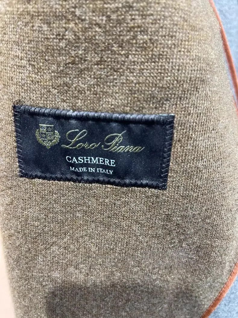 Loro Piana Loro Piana Cashmere Coat with Suede Trim. Size US L / EU 52-54 / 3 - 7 Thumbnail