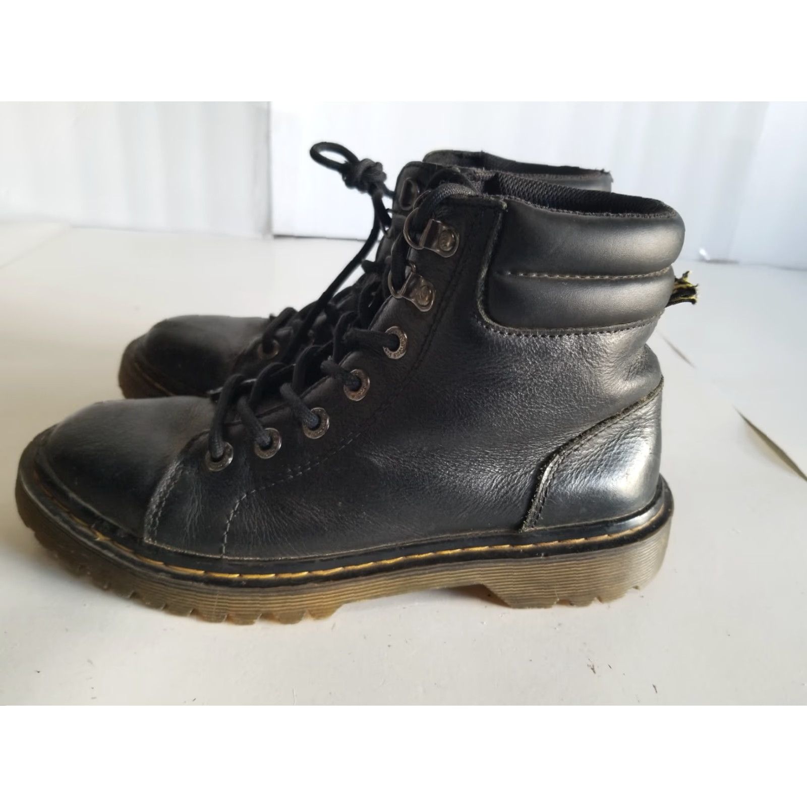 Dr. Martens Dr. Martens Faora Womens Boot Chukka Round Toe Leather Lace Up Ankle Black 90s Flats Platform 1 in Rubber Sole Leather Lining Size 7 UK 5 EU 38 Womens Size US 7 / IT 37 - 5 Thumbnail