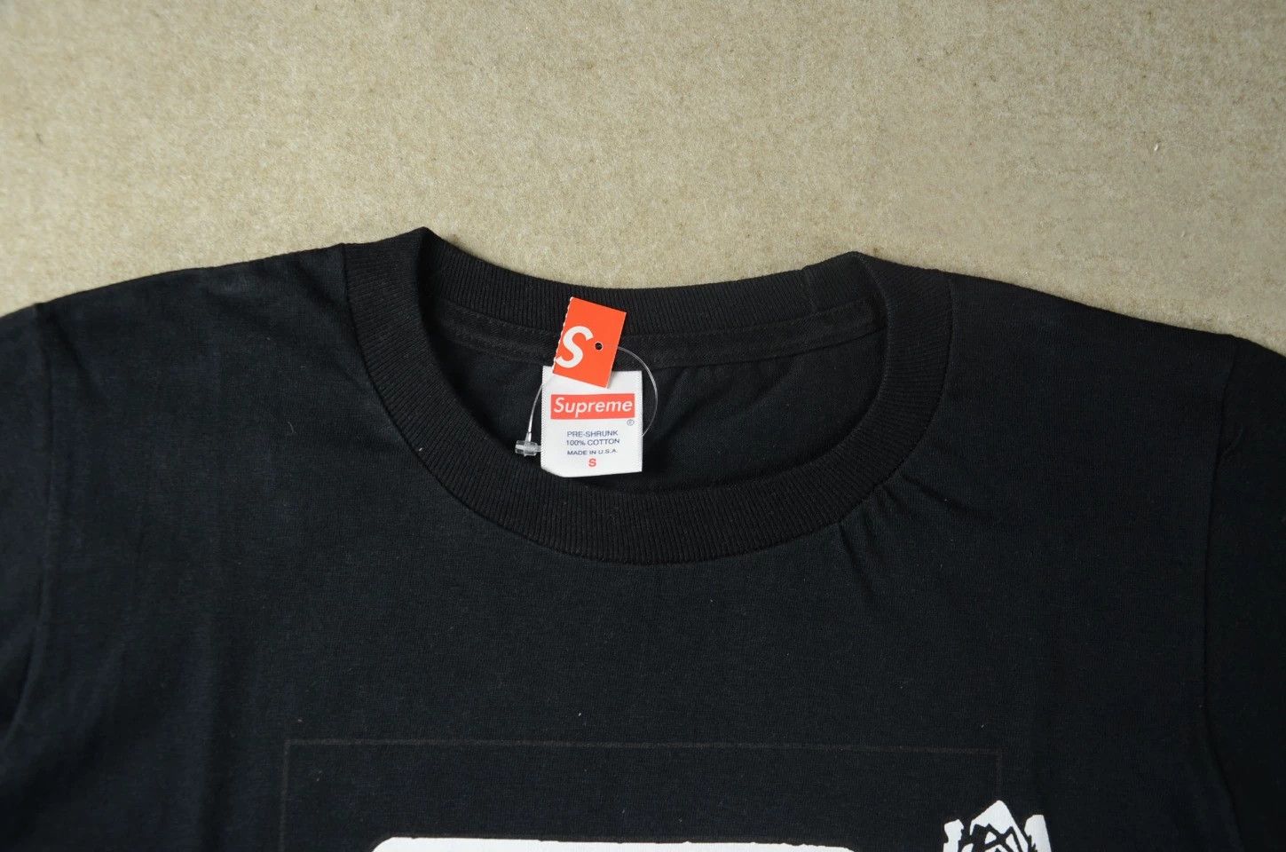 Supreme Supreme Queen of Hearts Poker Print SS Tee Size US S / EU 44-46 / 1 - 3 Thumbnail