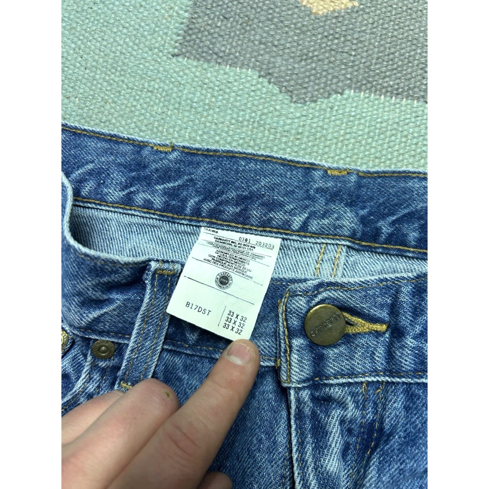 Carhartt VINTAGE Carhartt Jeans Denim Relaxed Fit 33x32 Dark Blue Workwear 90s Mens Jeans B17 DST Size US 33 - 4 Thumbnail