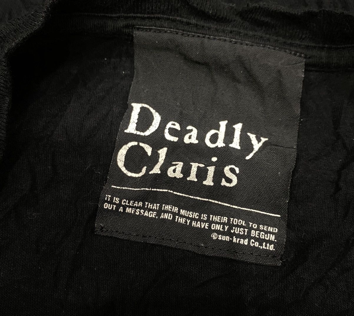 Japanese Brand Deadly Claris Dir en gray tour Shirt Size US S / EU 44-46 / 1 - 7 Thumbnail