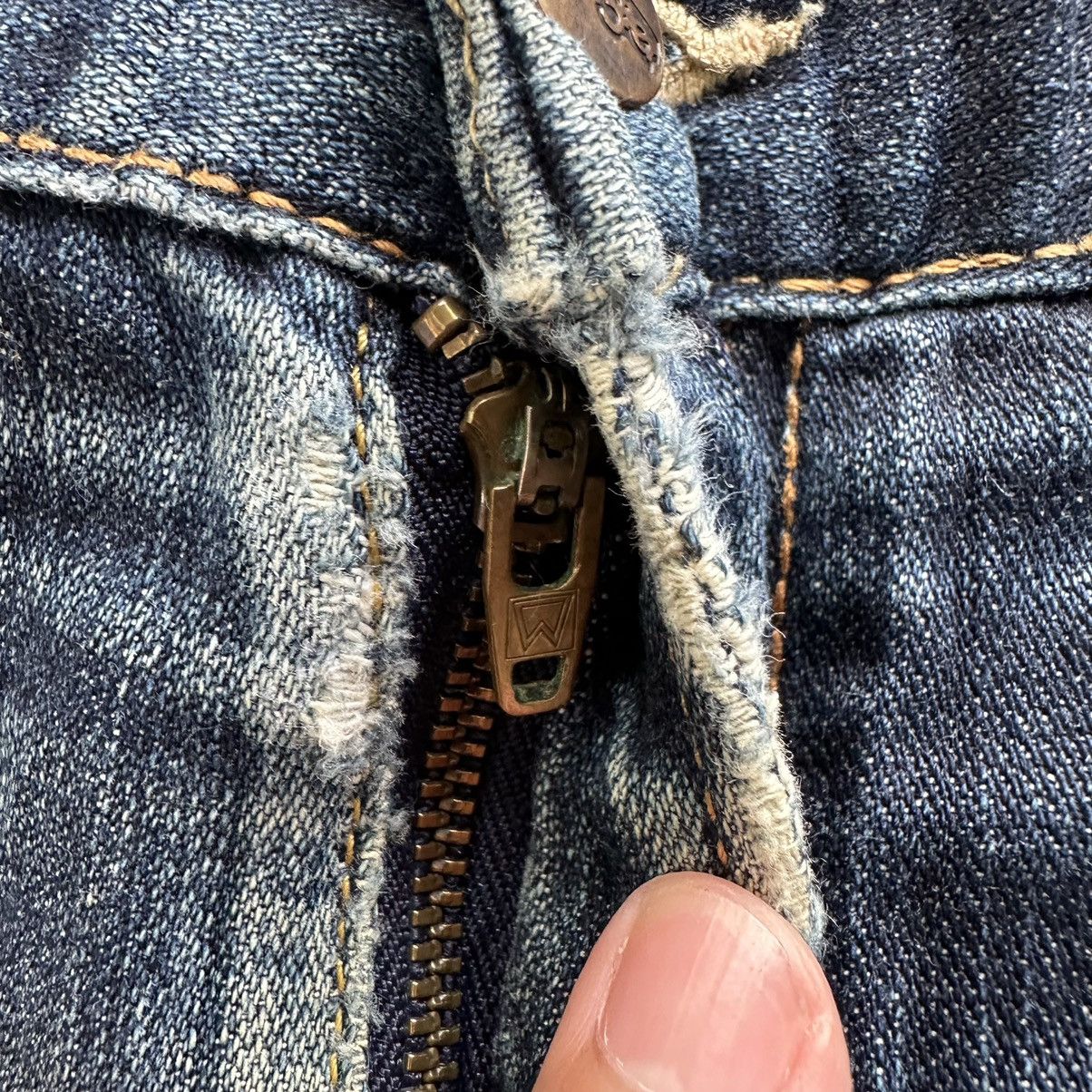 Japanese Brand Vintage Wrangler Distressed Jean Faded Denim Pant W34 Size US 34 / EU 50 - 6 Thumbnail