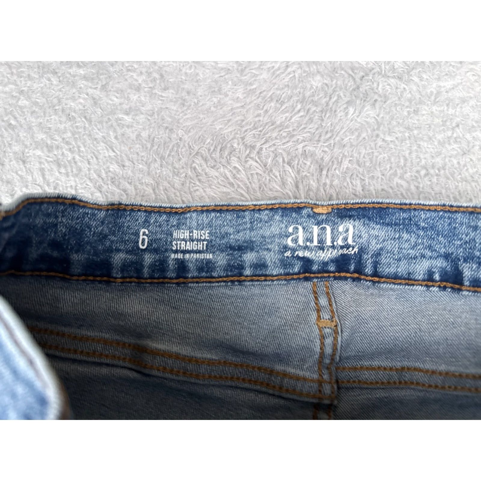 Vintage A.N.A Jeans Women’s 6 Blue Denim Straight Leg High Rise 26x25 Button Zip 5-Pocket Distressed Cotton Blend Jeans Womens (90s, American Designer Theme) Size 28" / US 6 / IT 42 - 6 Thumbnail